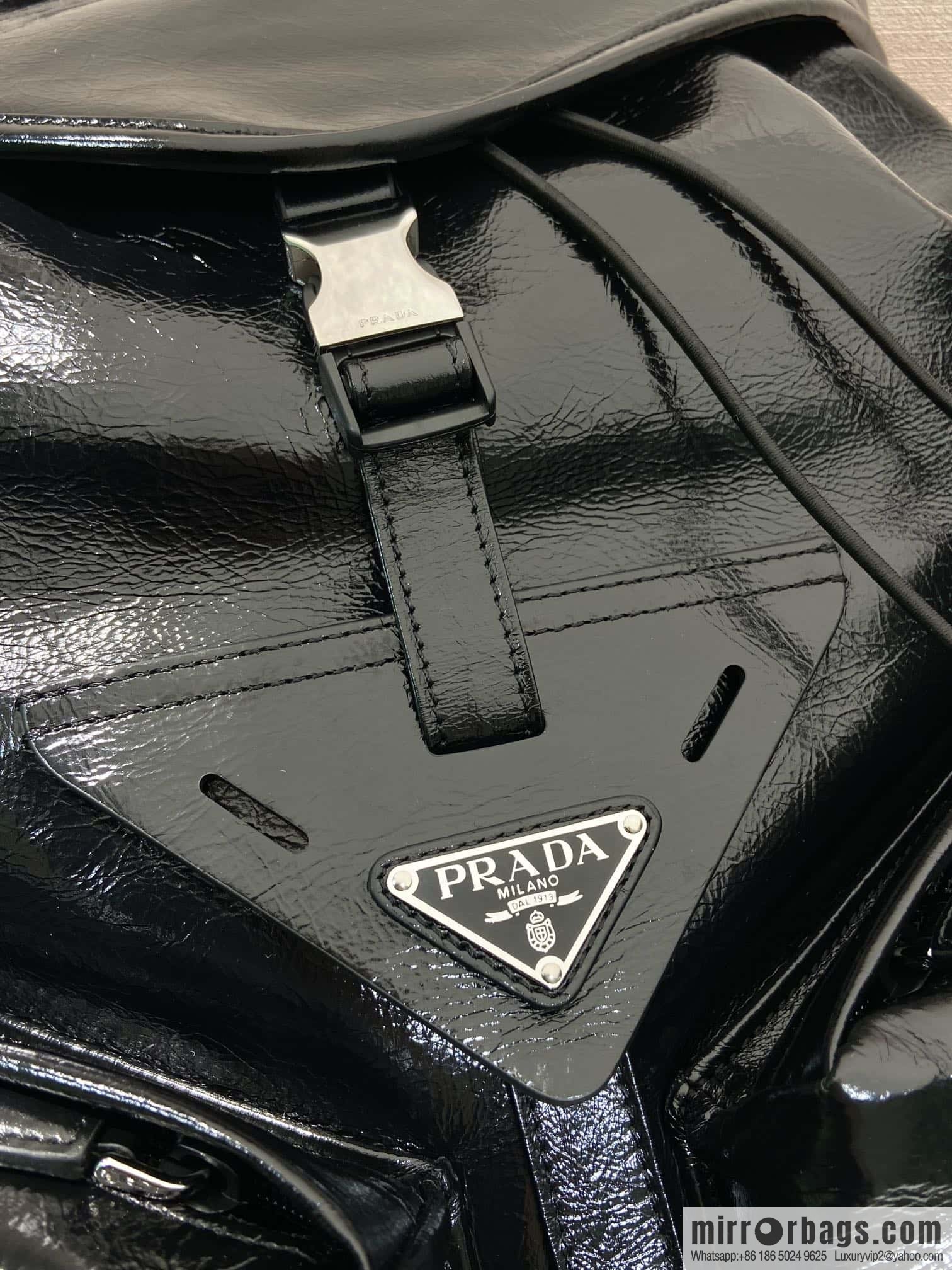 PRADA 🎉 new catwalk model 🎉 2VZ108 oil wax leather