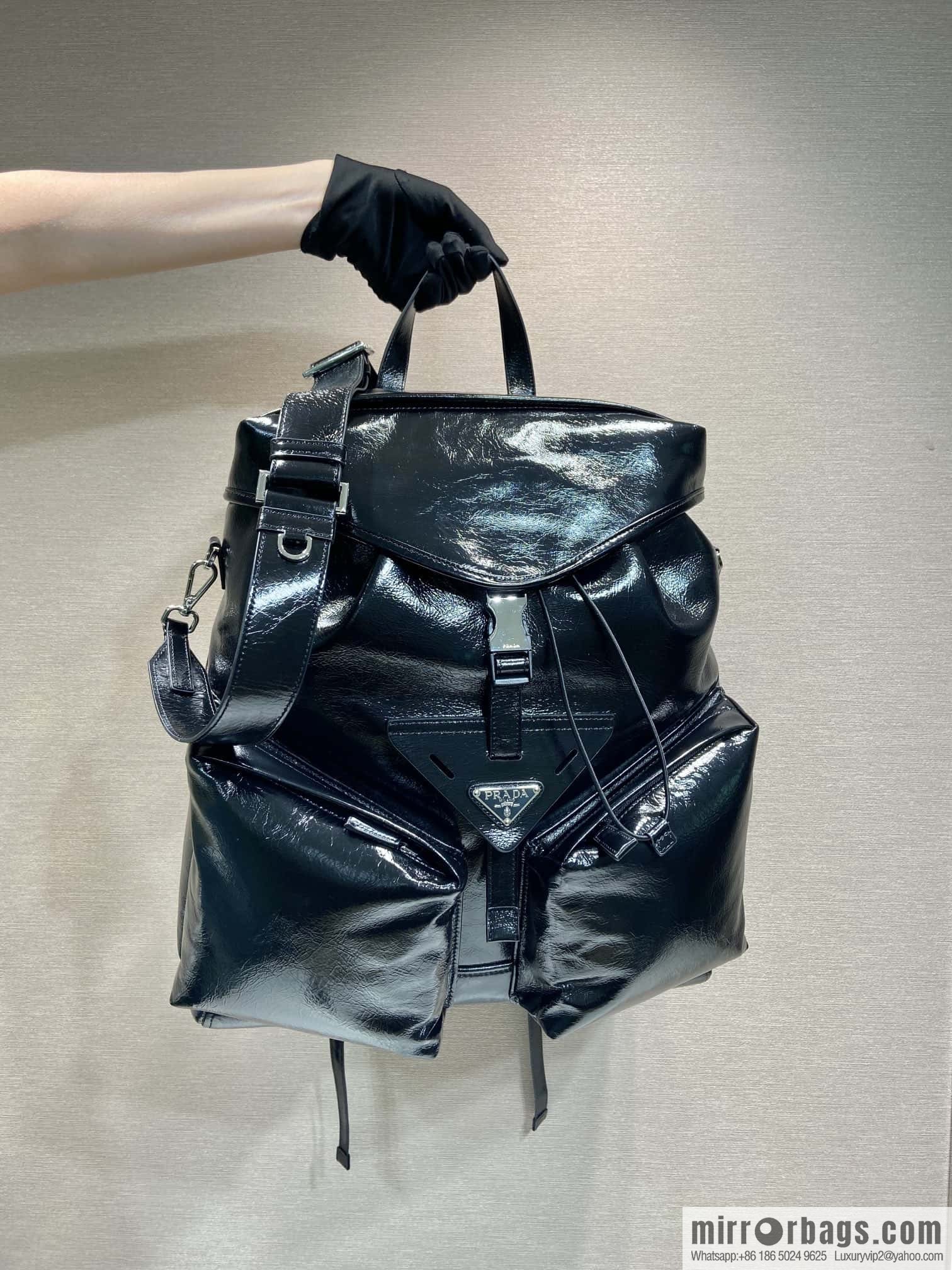 PRADA 🎉 new catwalk model 🎉 2VZ108 oil wax leather