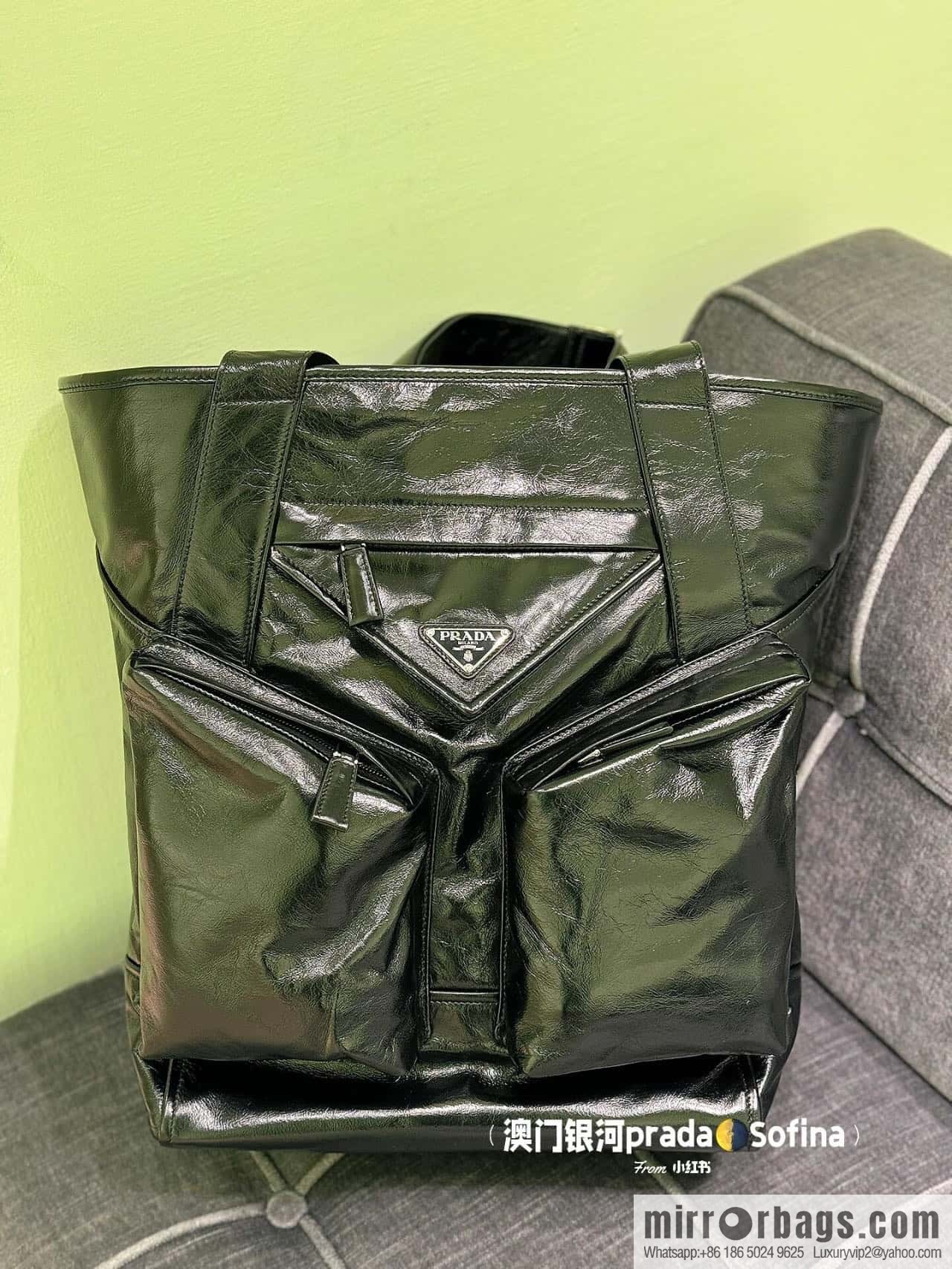 PRADA 🎉 new tote bag 🎉 2VG120 oil wax leather