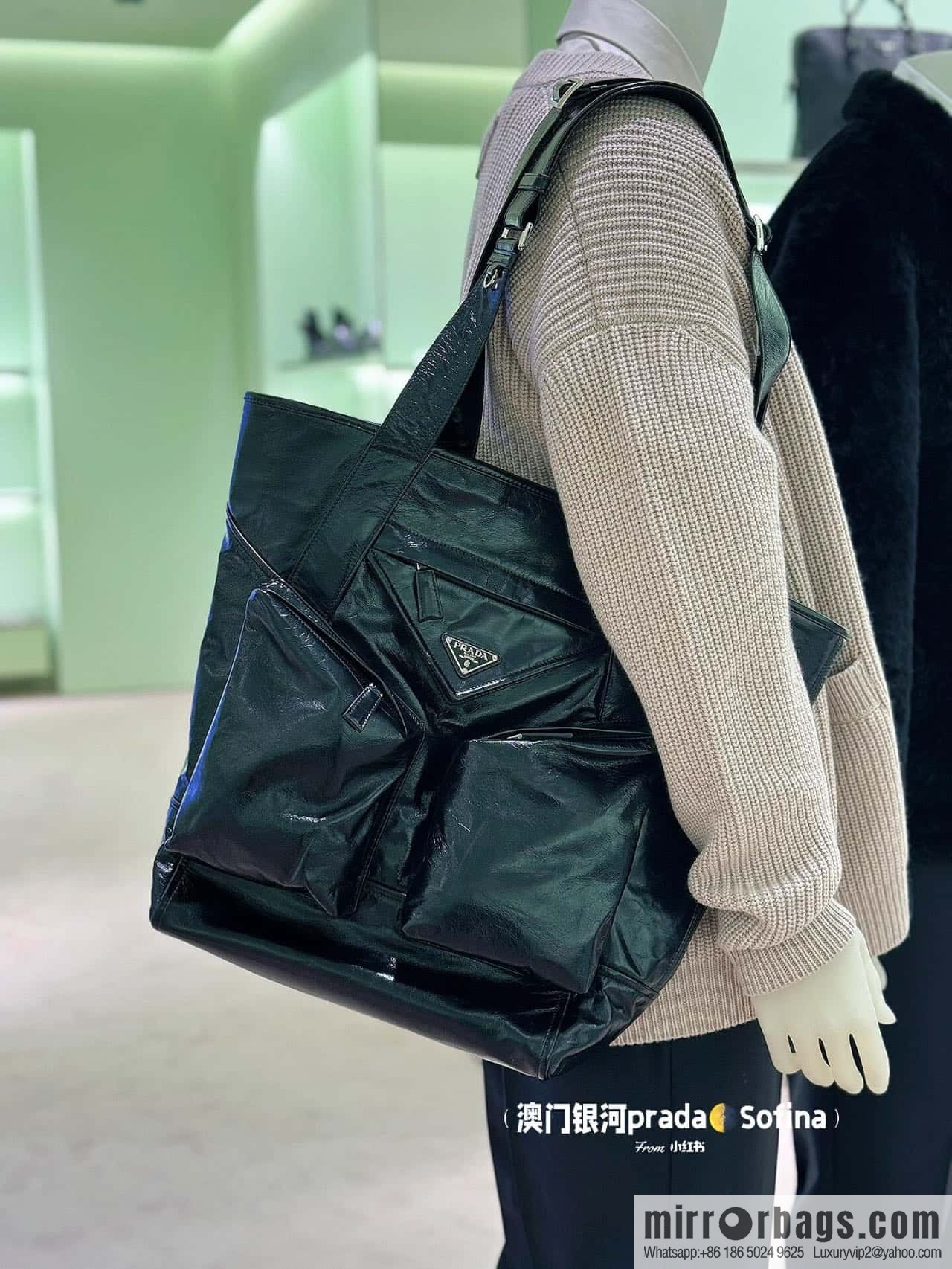 PRADA 🎉 new tote bag 🎉 2VG120 oil wax leather
