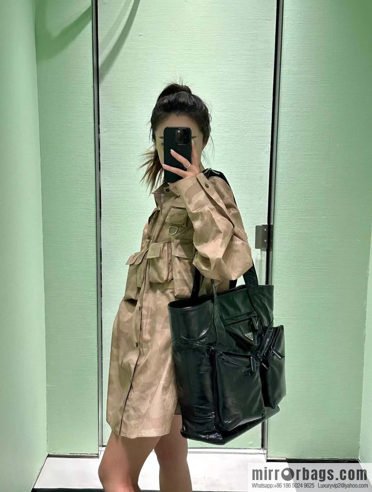 PRADA 🎉 new tote bag 🎉 2VG120 oil wax leather