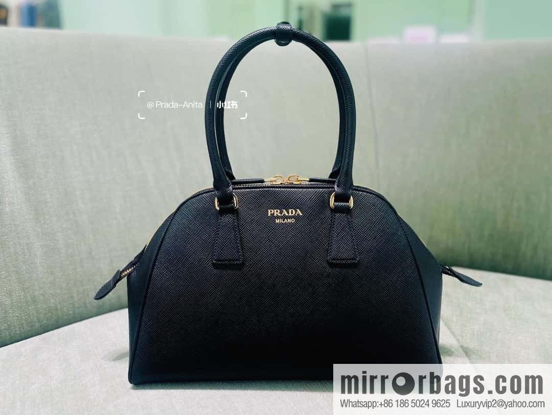 PRADA 🎉 new shell bag 🎉 1BG537