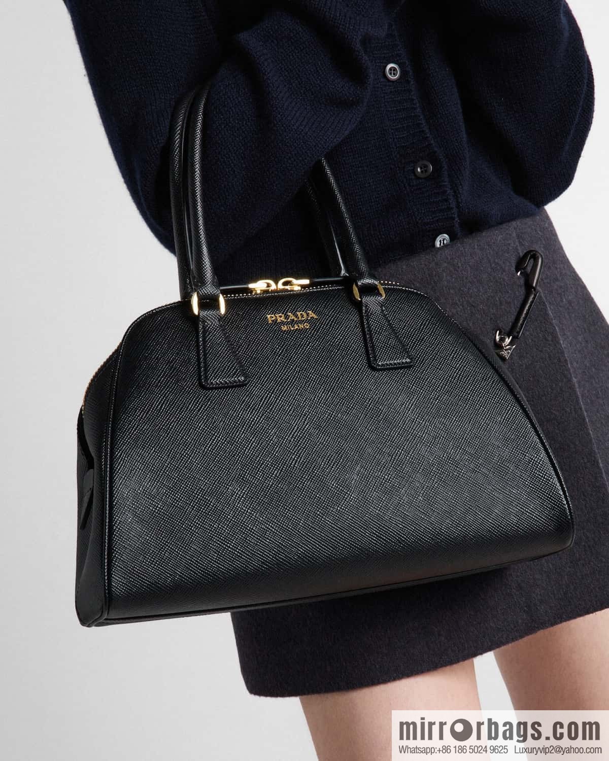 PRADA 🎉 new shell bag 🎉 1BG537