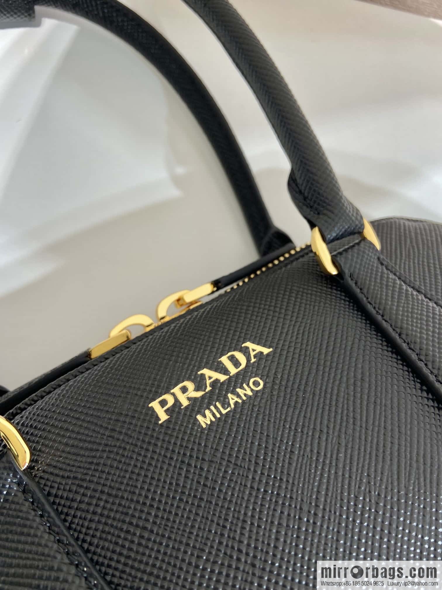PRADA 🎉 new shell bag 🎉 1BG537