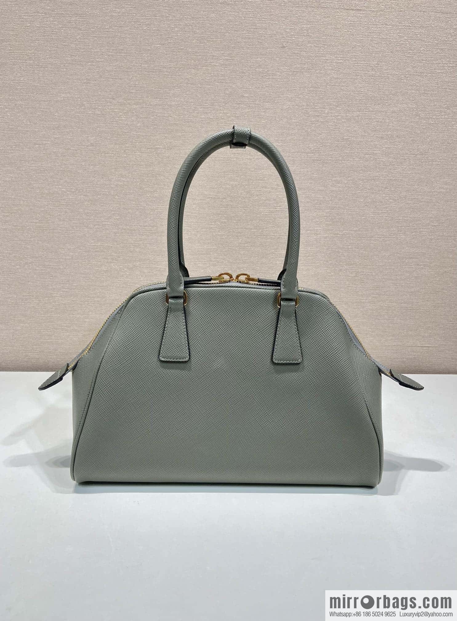 PRADA 🎉 new shell bag 🎉 1BG537 grey
