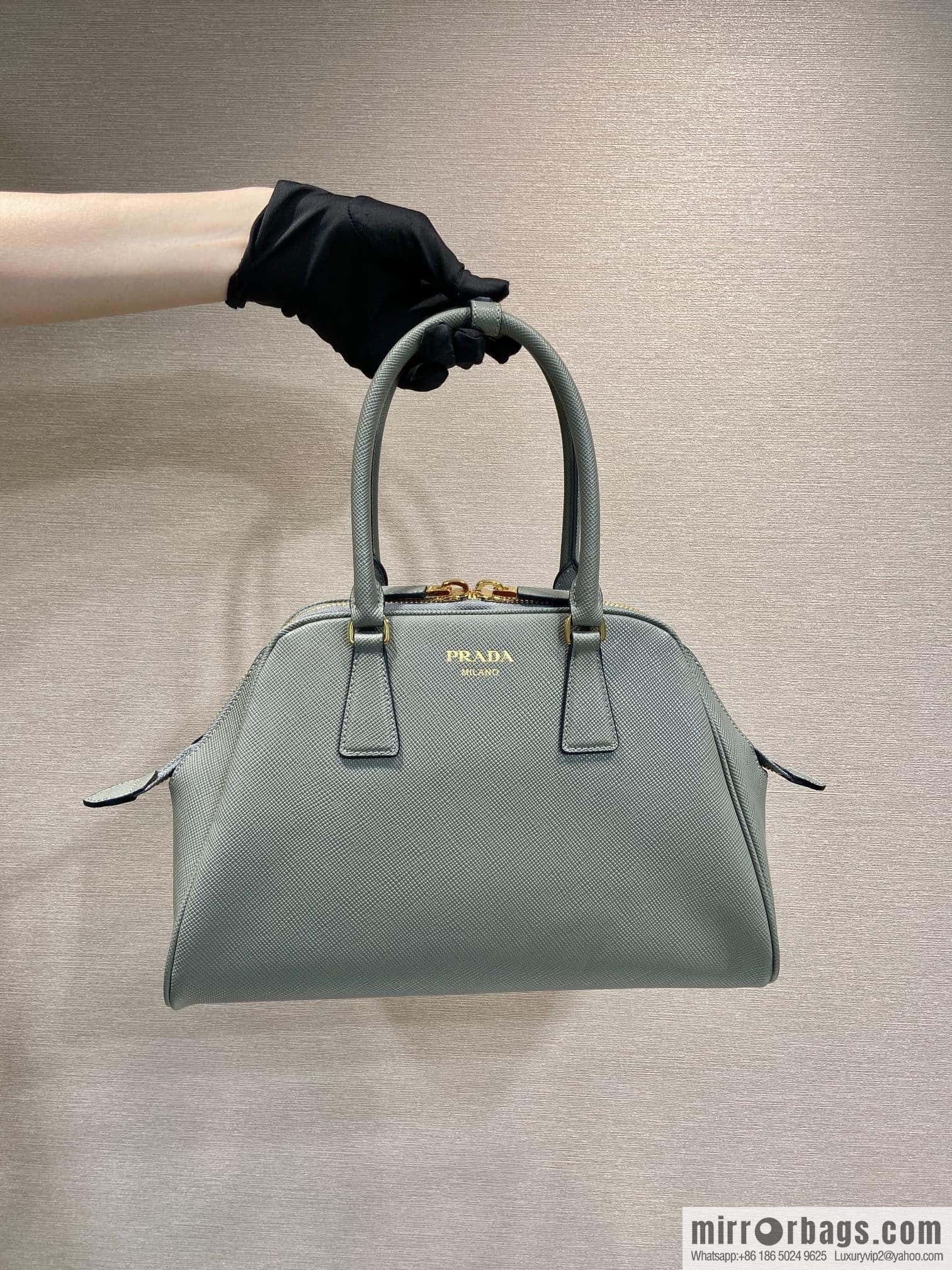 PRADA 🎉 new shell bag 🎉 1BG537 grey