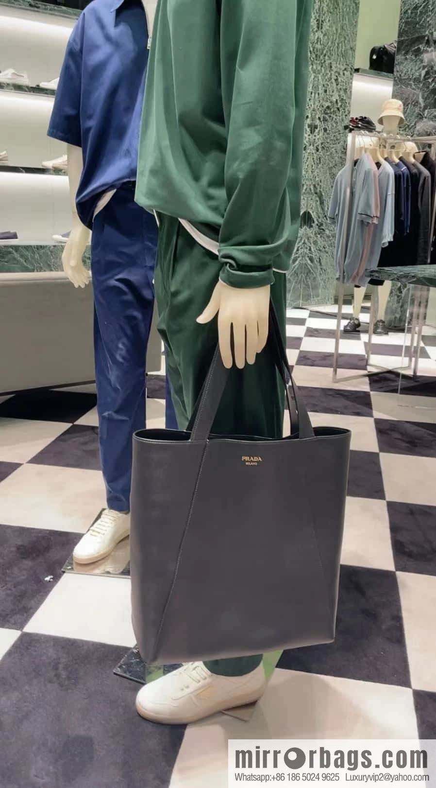 PRADA 🎉 new tote bag 🎉 2VG122 black