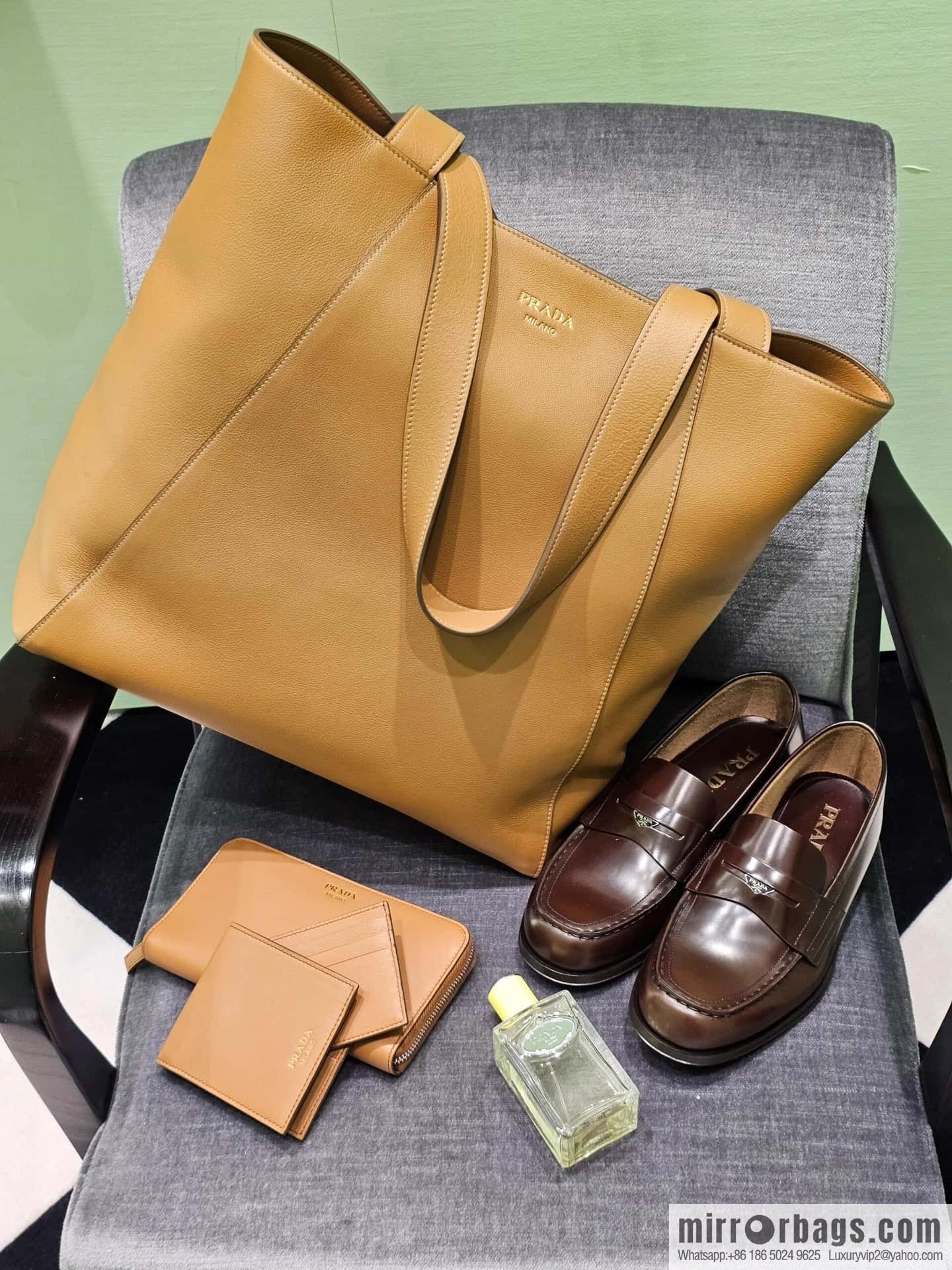 PRADA 🎉 new tote bag 🎉 2VG122 brown