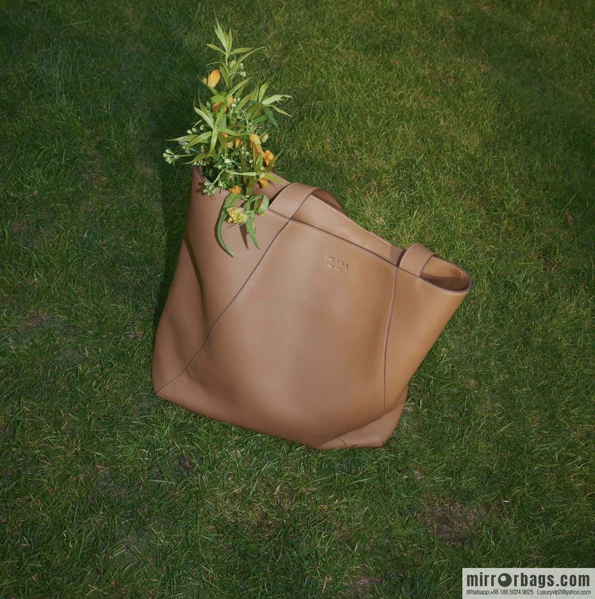 PRADA 🎉 new tote bag 🎉 2VG122 brown