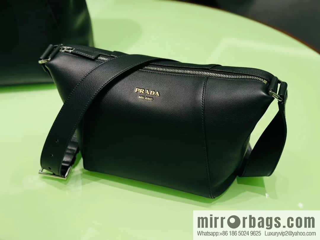PRADA 🎉 new messenger bag 🎉 2VH177