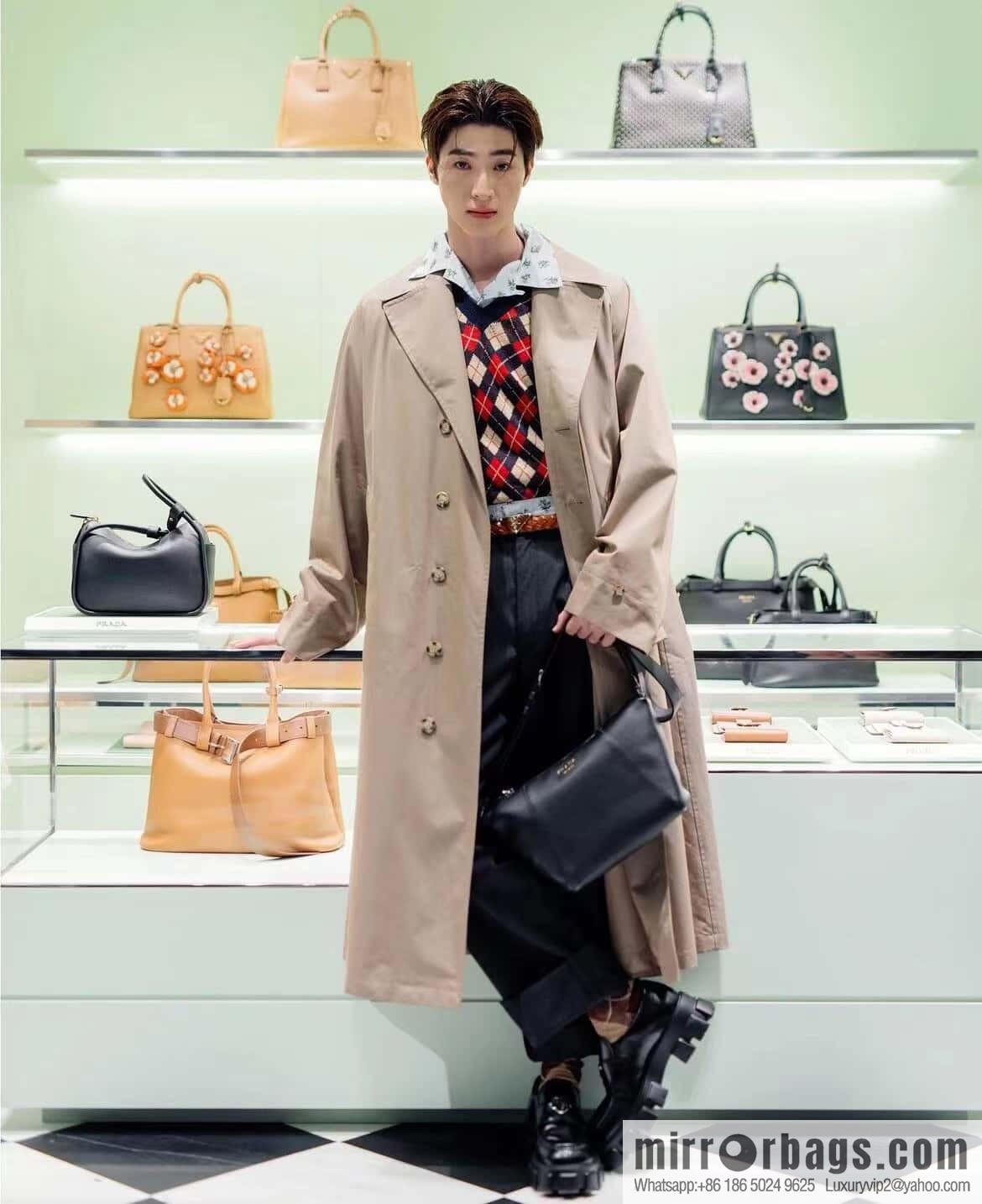 PRADA 🎉 new messenger bag 🎉 2VH177