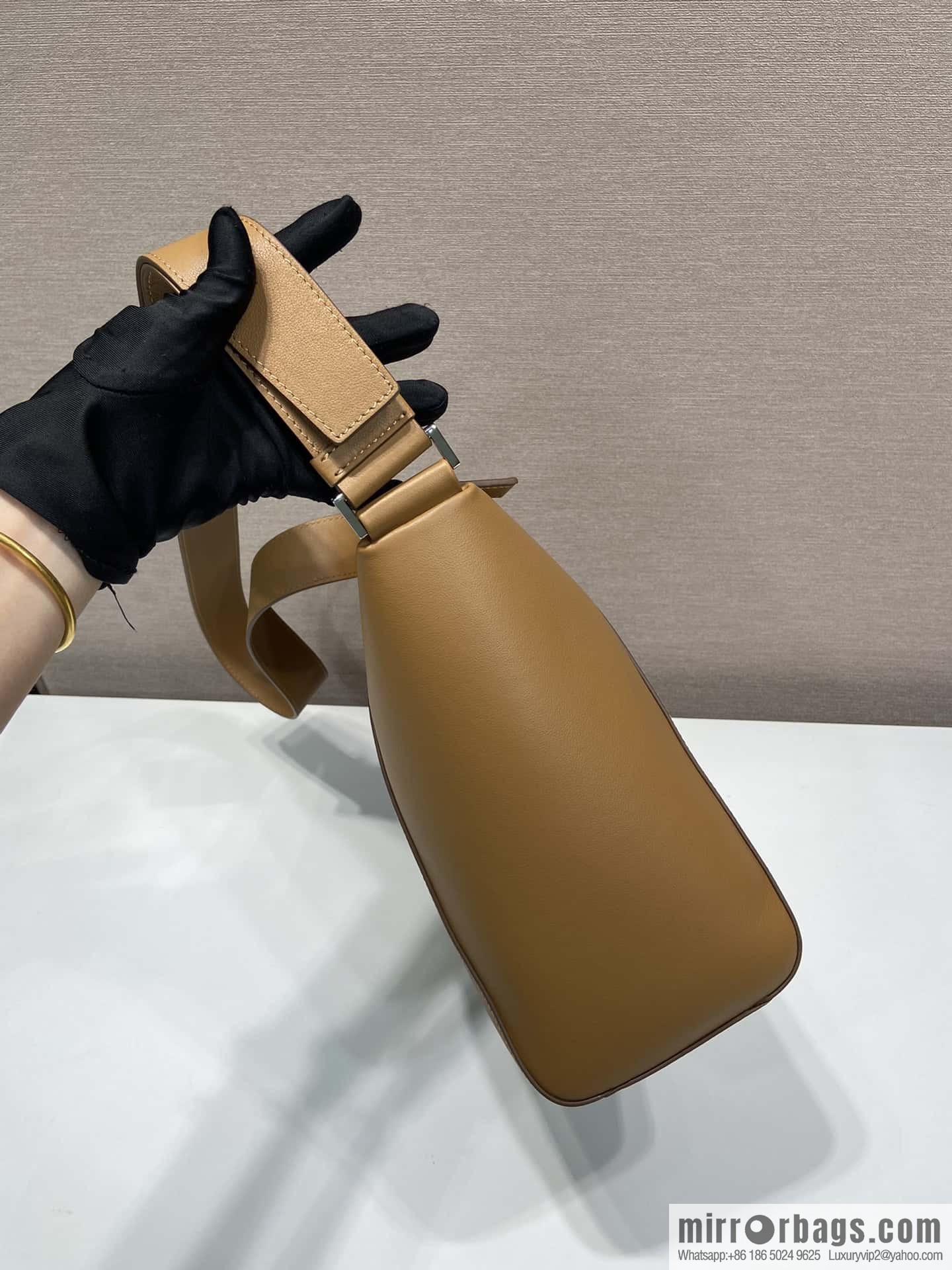 PRADA 🎉 new mailman bag 🎉 2VH177 brown