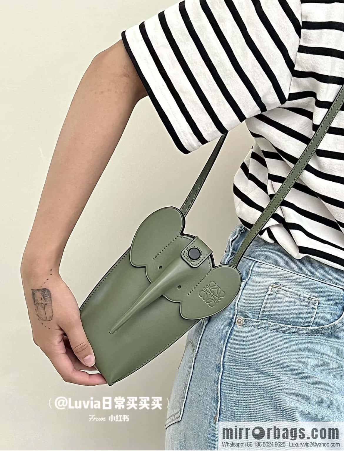 LOEWE 🐘 super act cute baby elephant mobile phone bag 0557 avocado green