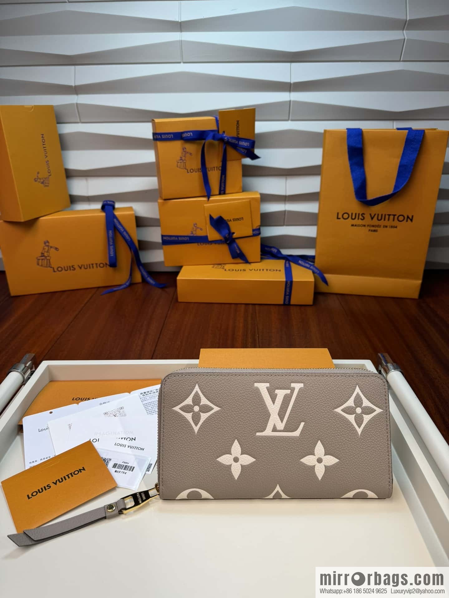LV Zippy wallet M69794 Premium