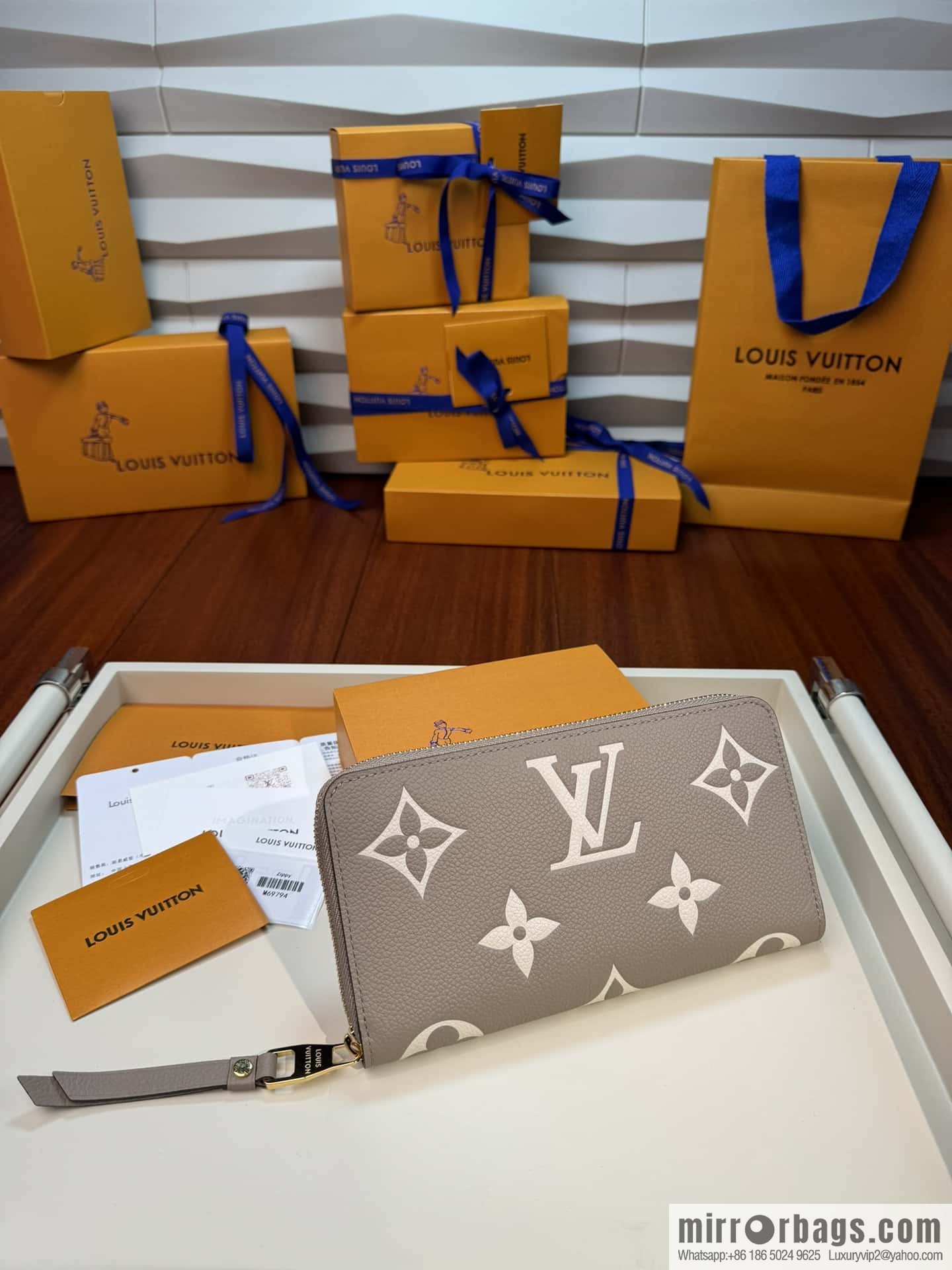 LV Zippy wallet M69794 Premium