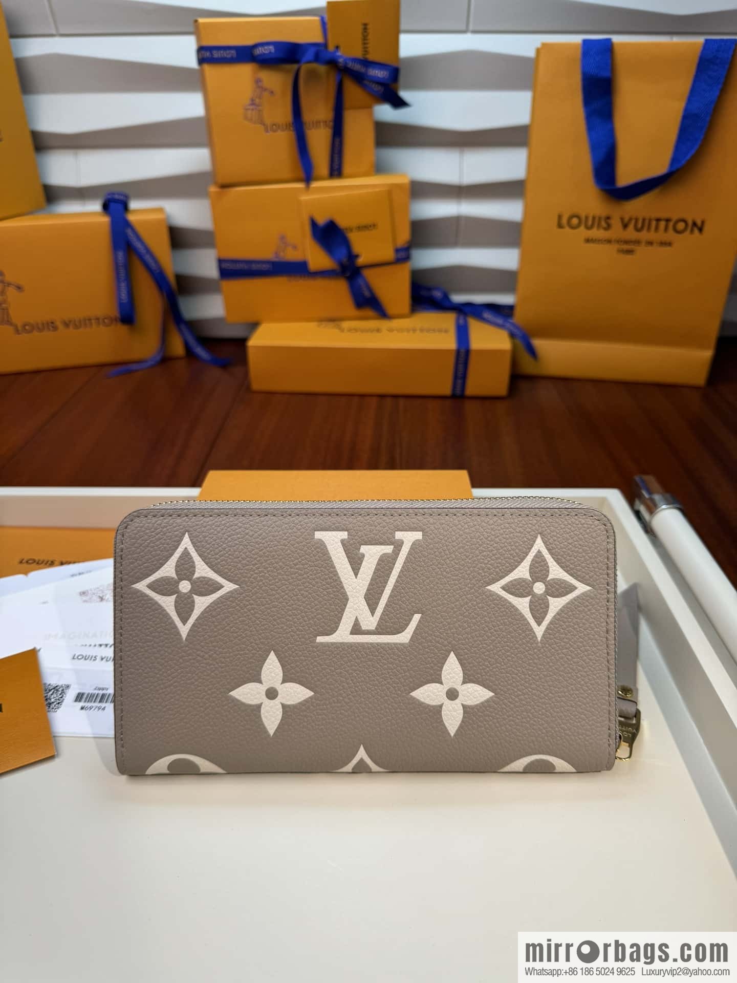 LV Zippy wallet M69794 Premium