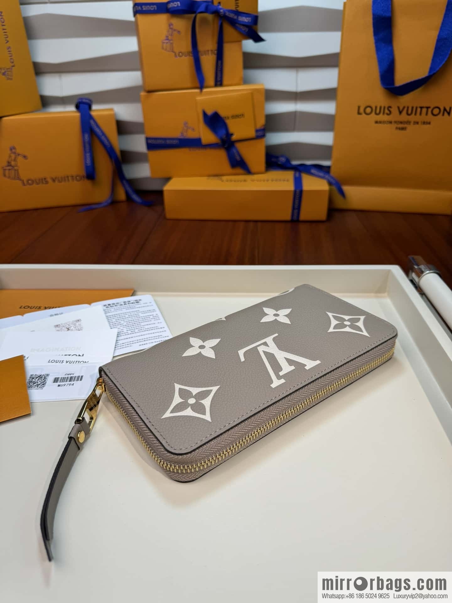 LV Zippy wallet M69794 Premium