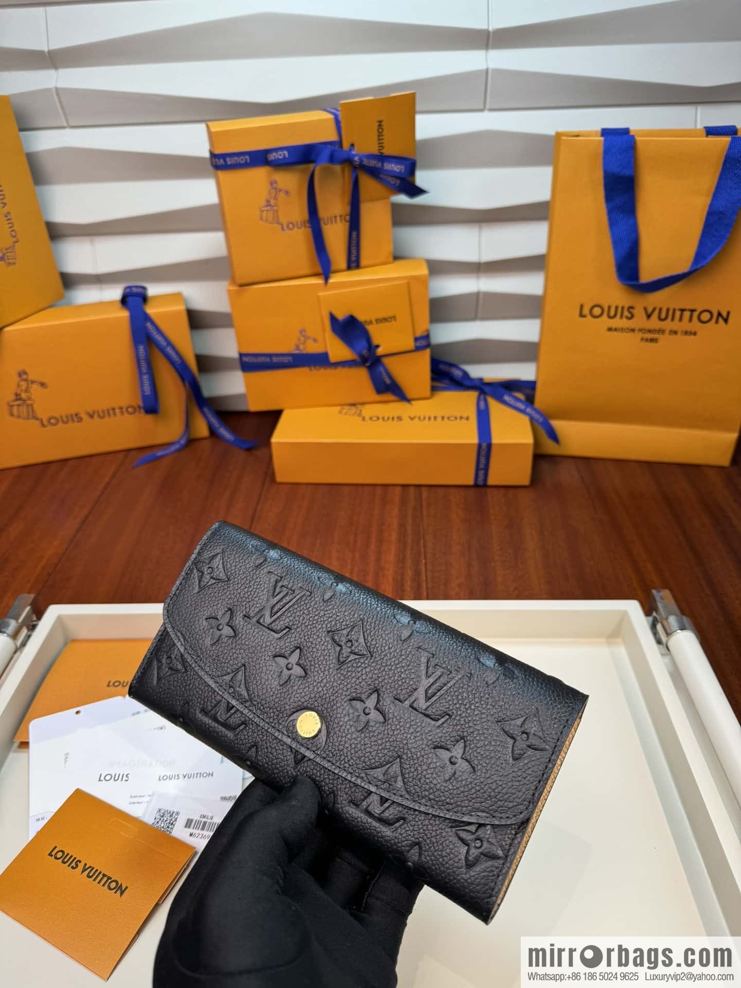 LV Emilie Wallet M62369 Premium