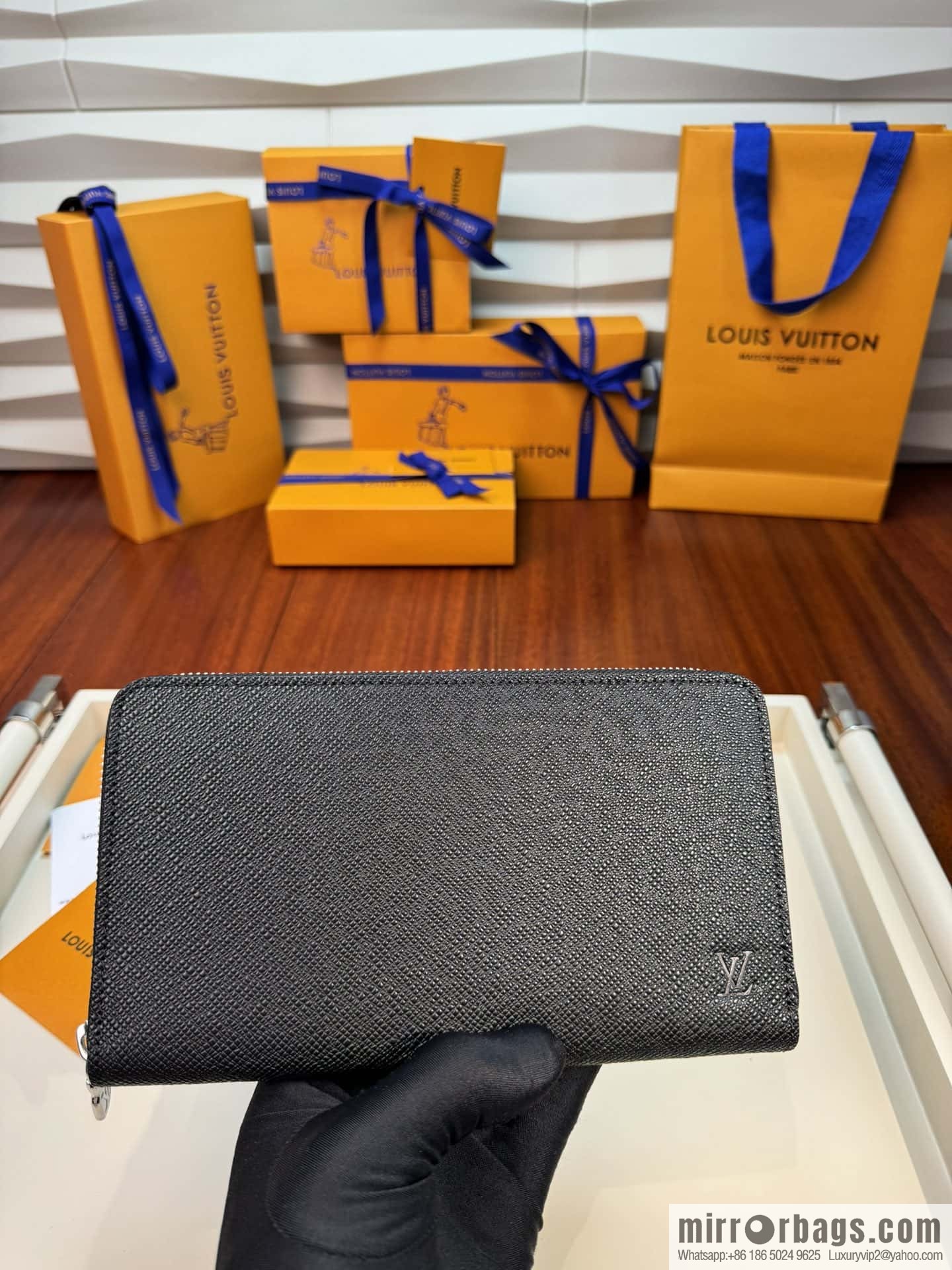 LV ZIPPY ORGANIZER zipper M30056 Premium