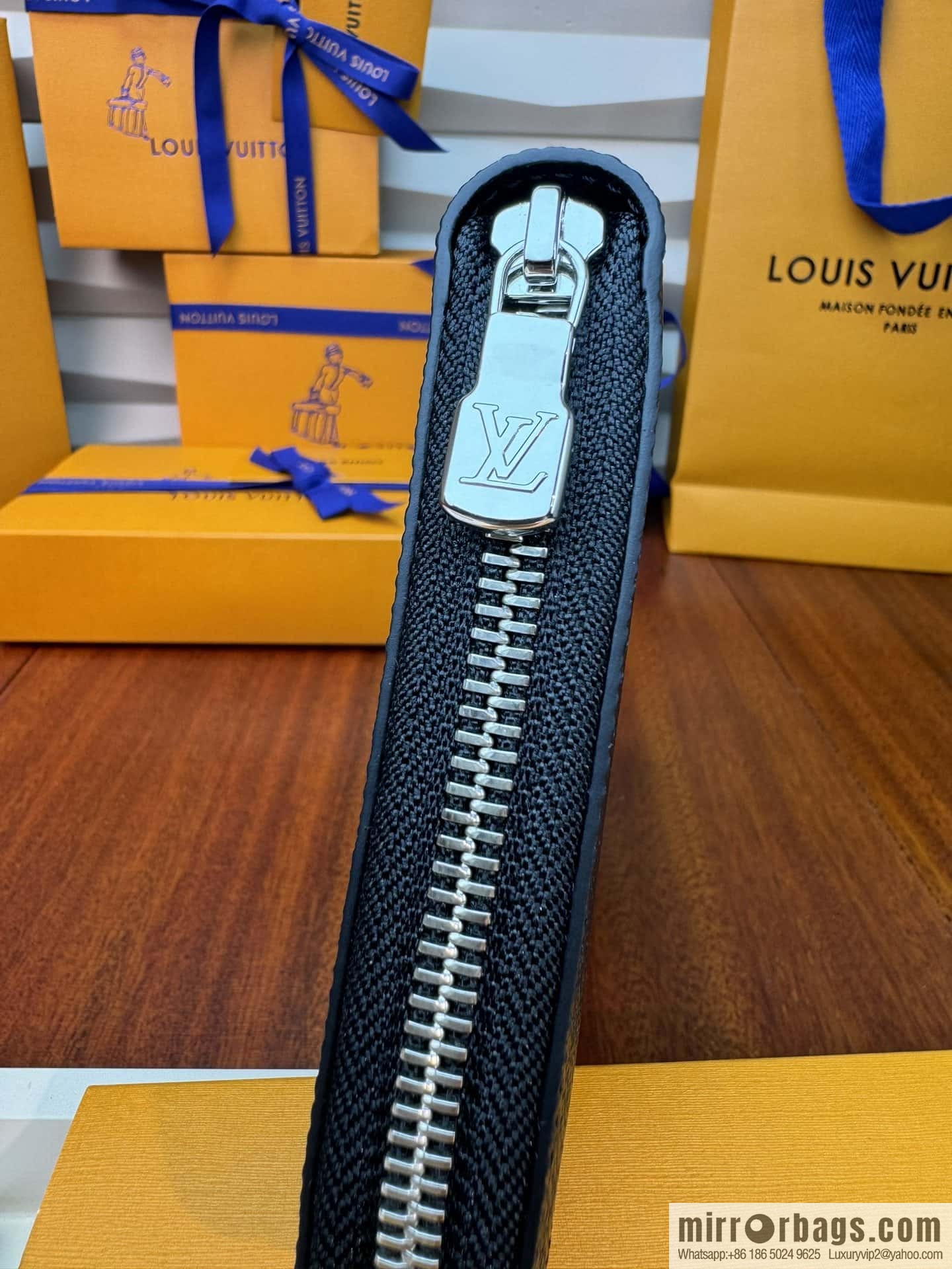 LV ZIPPY ORGANIZER zipper M30056 Premium