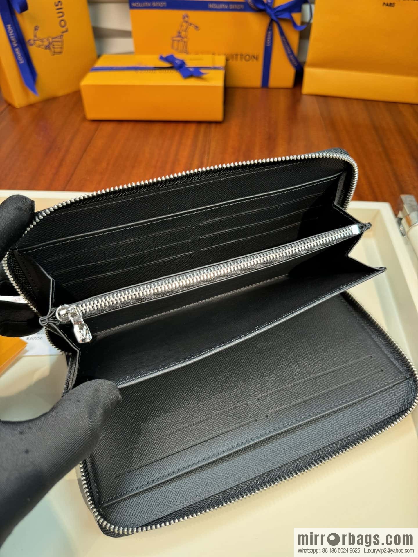 LV ZIPPY ORGANIZER zipper M30056 Premium