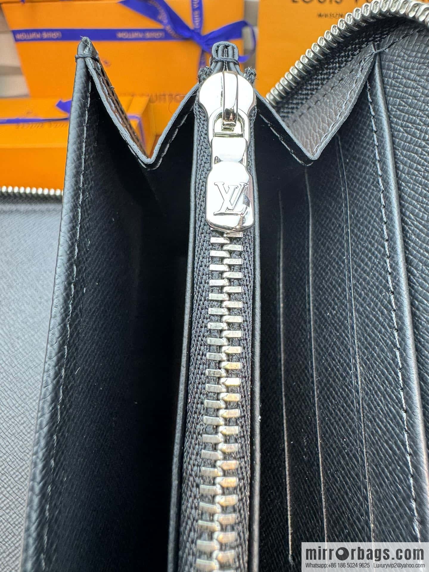 LV ZIPPY ORGANIZER zipper M30056 Premium