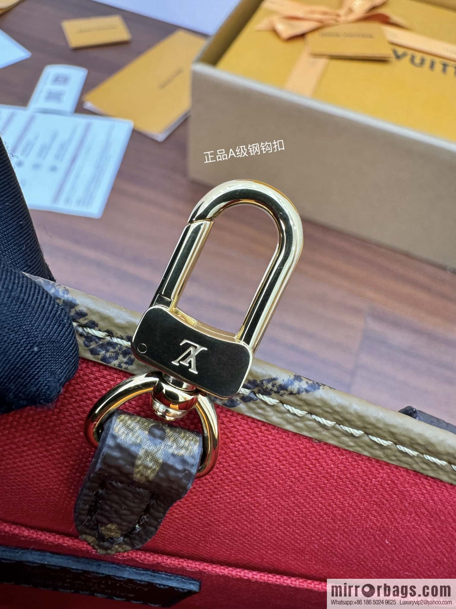 LV M46839 ONTHEGO BB handbag
