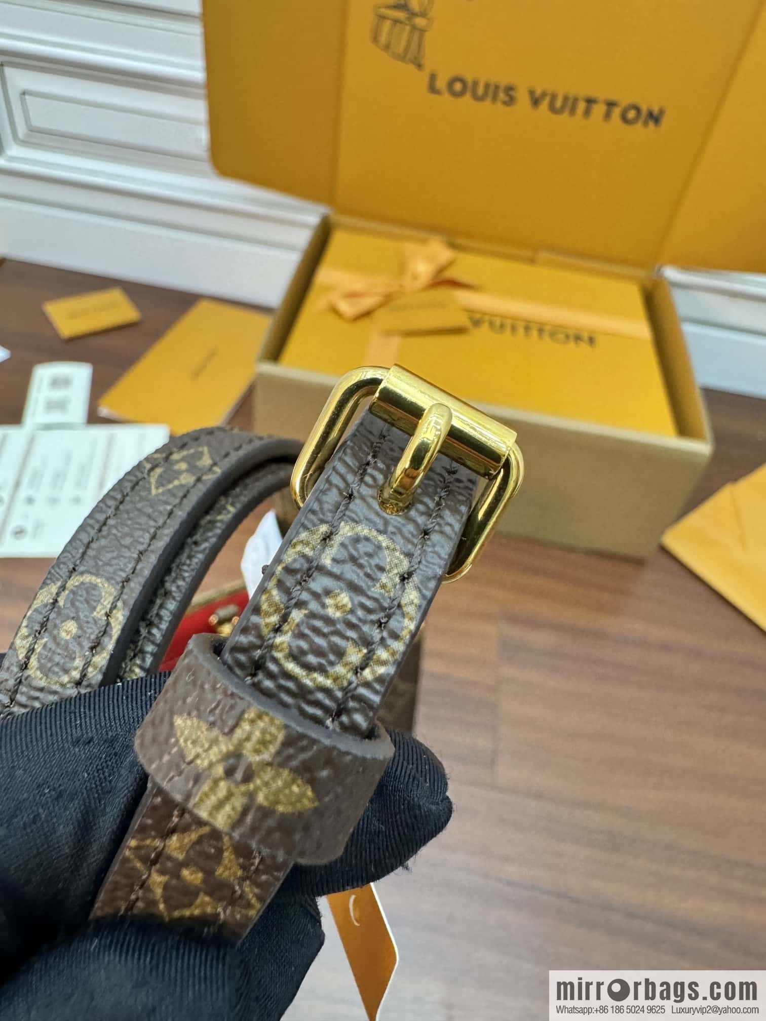 LV M46839 ONTHEGO BB handbag