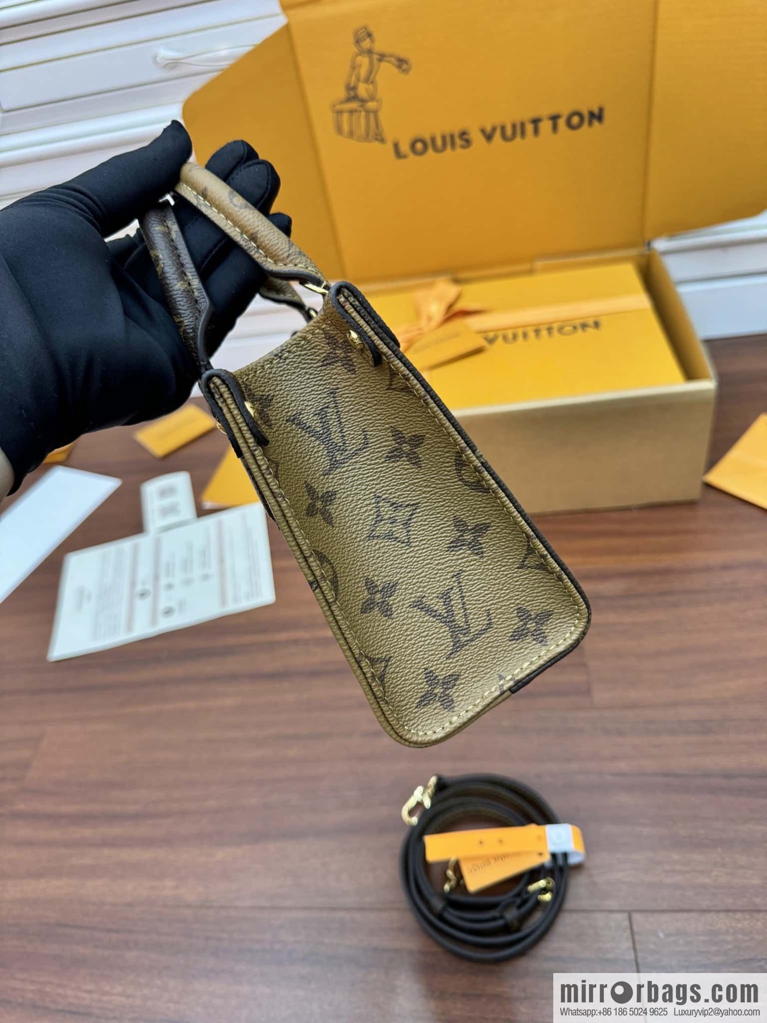 LV M46839 ONTHEGO BB handbag