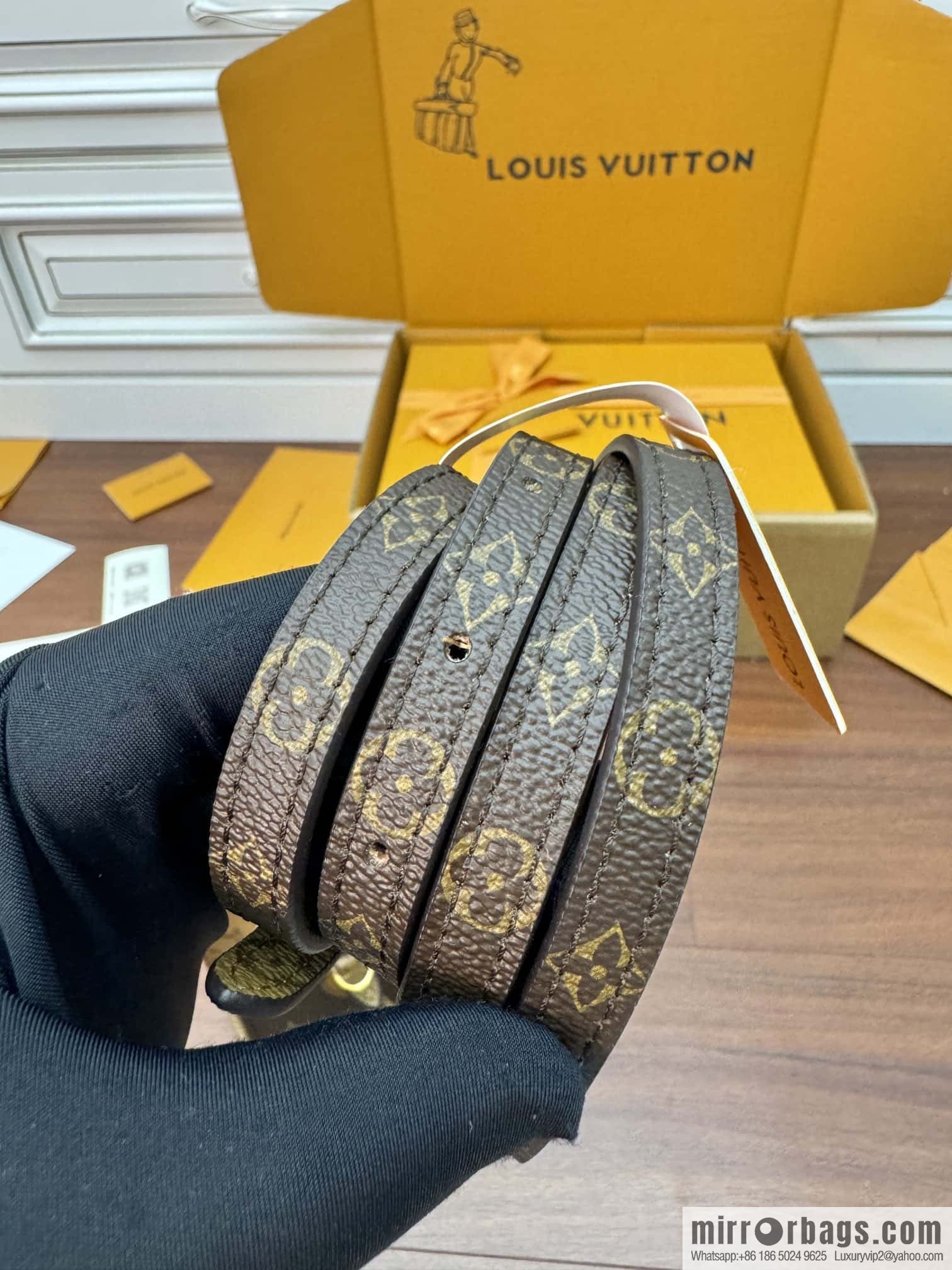 LV M46839 ONTHEGO BB handbag