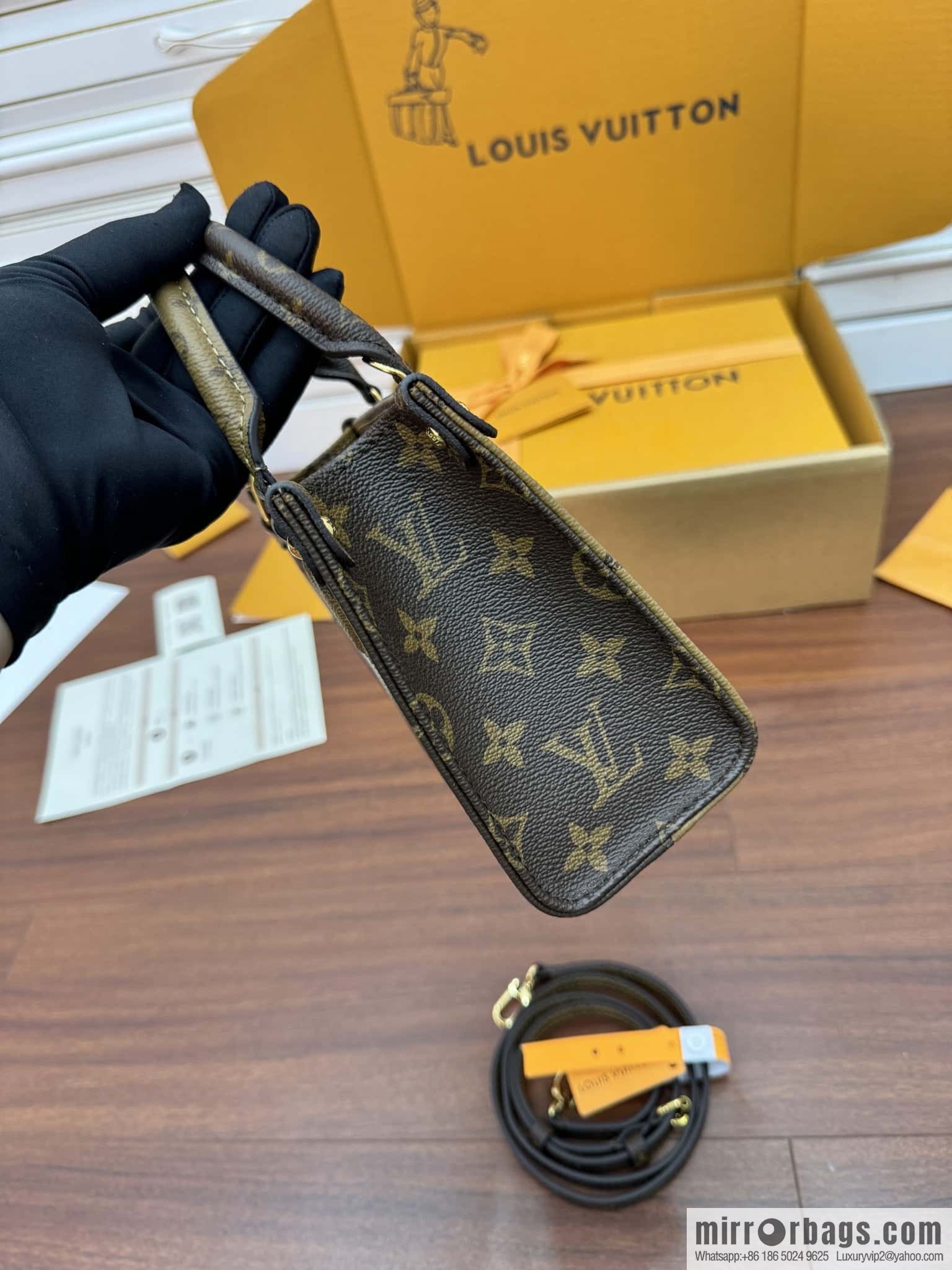 LV M46839 ONTHEGO BB handbag