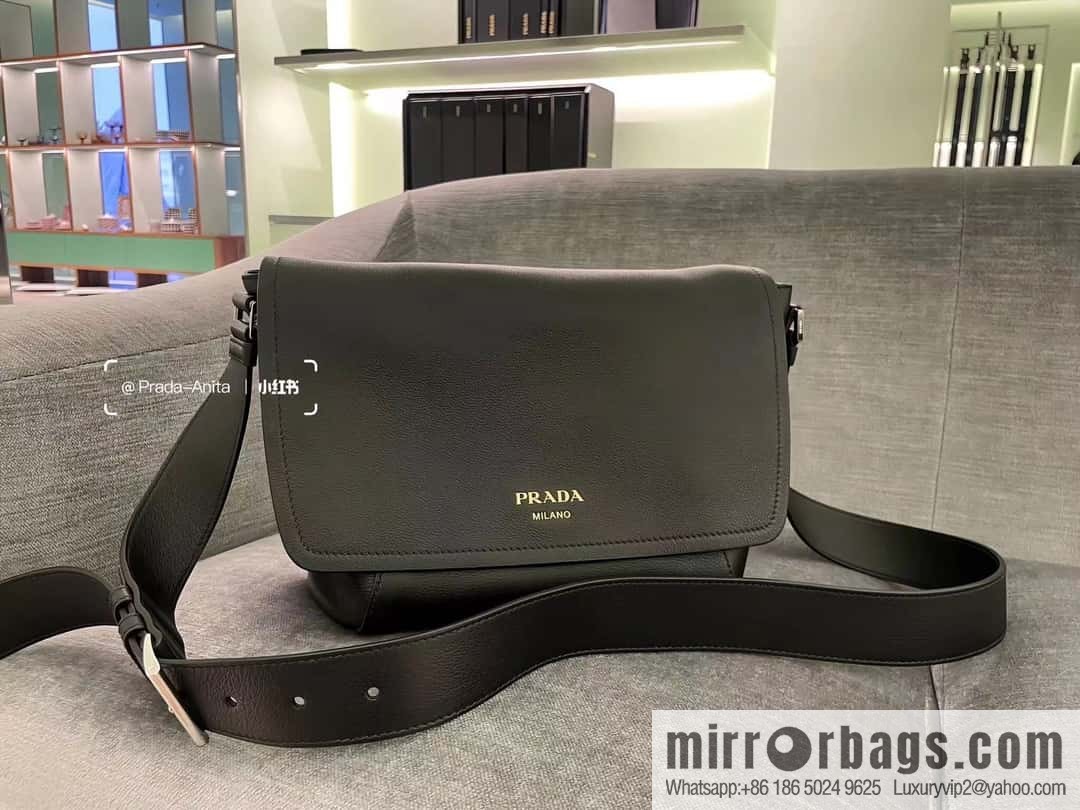 PRADA 🎉 new mailman bag 🎉🎉 2VD069 black
