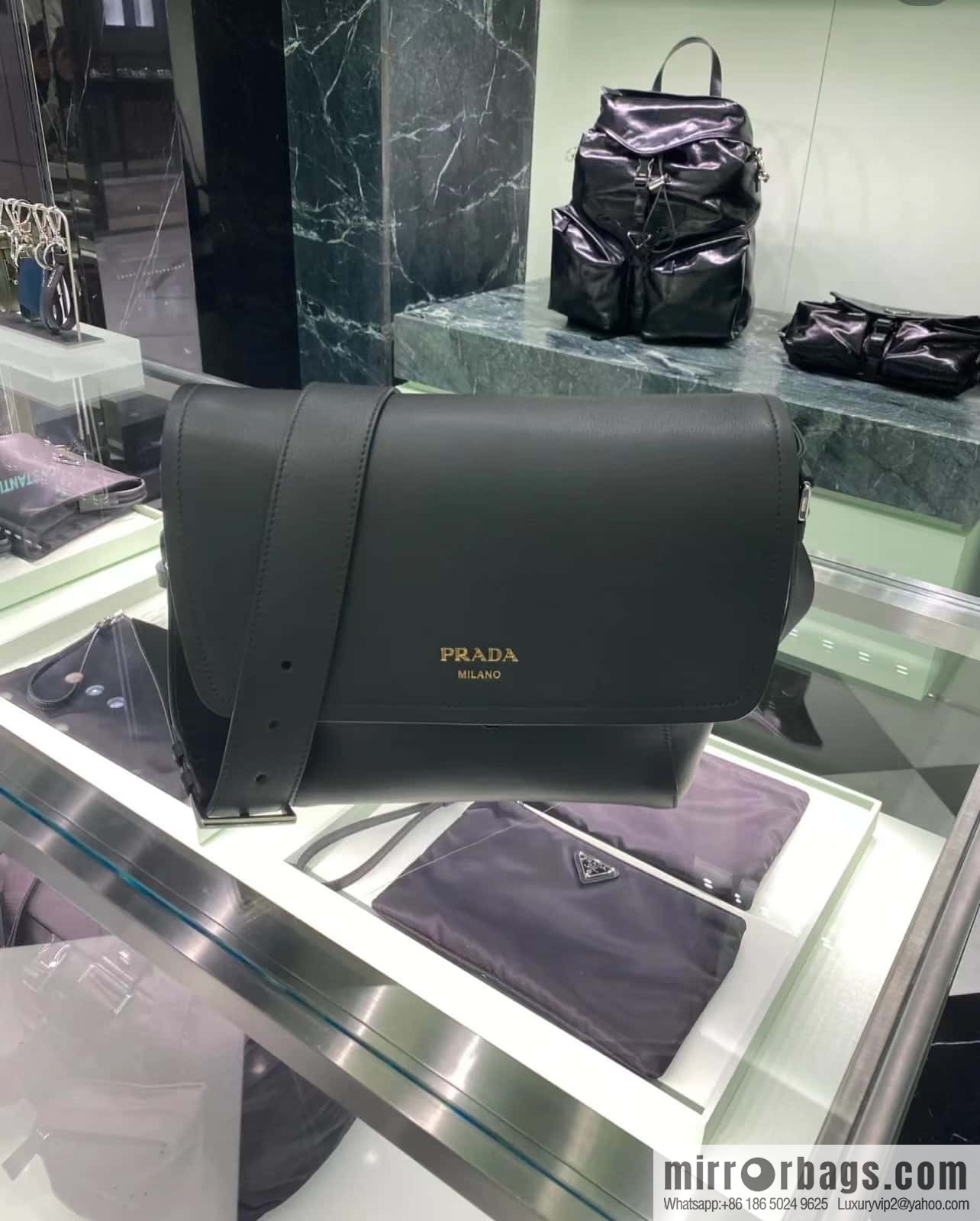 PRADA 🎉 new mailman bag 🎉🎉 2VD069 black