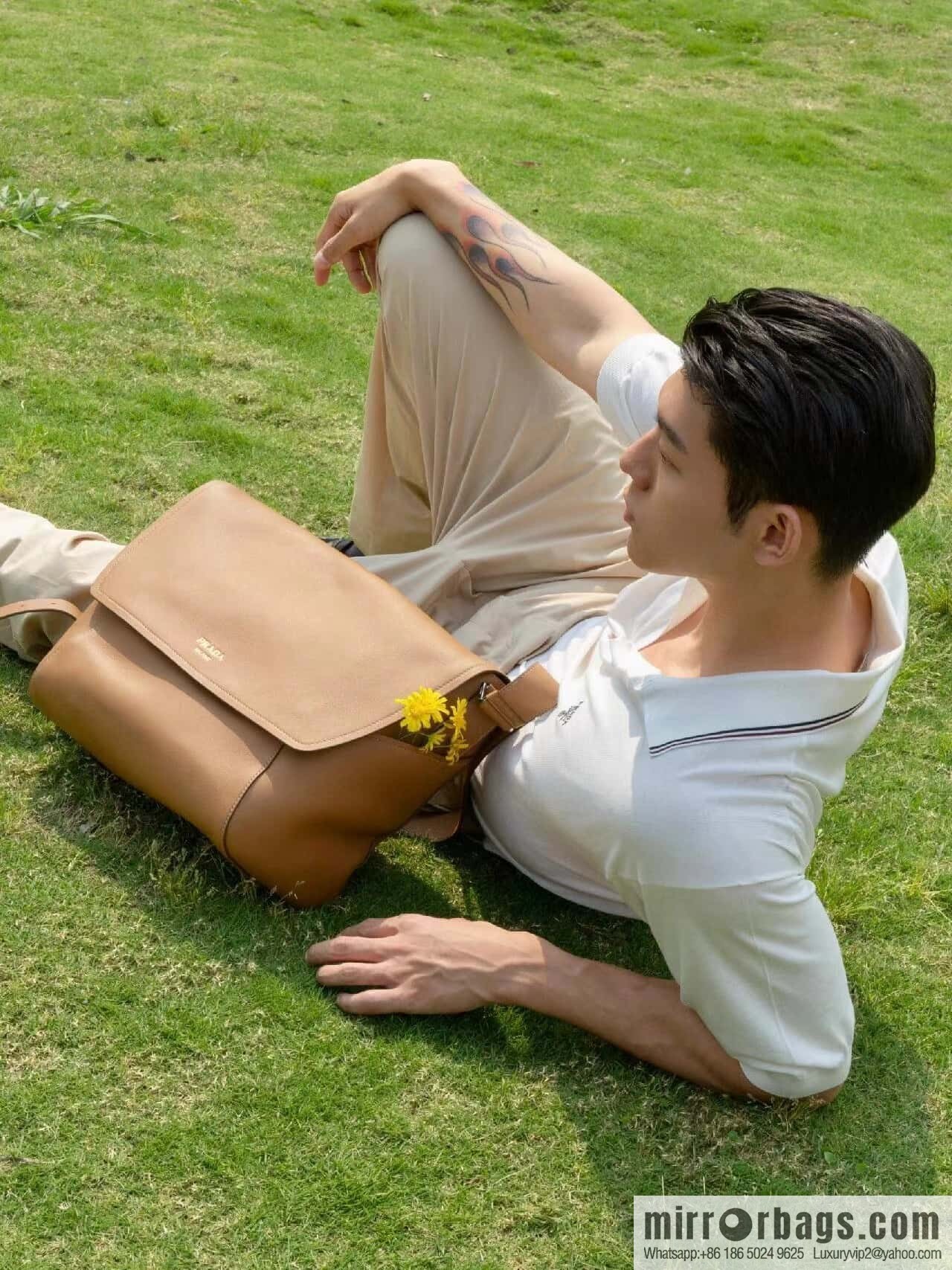 PRADA 🎉 new mailman bag 🎉🎉 2VD069 brown