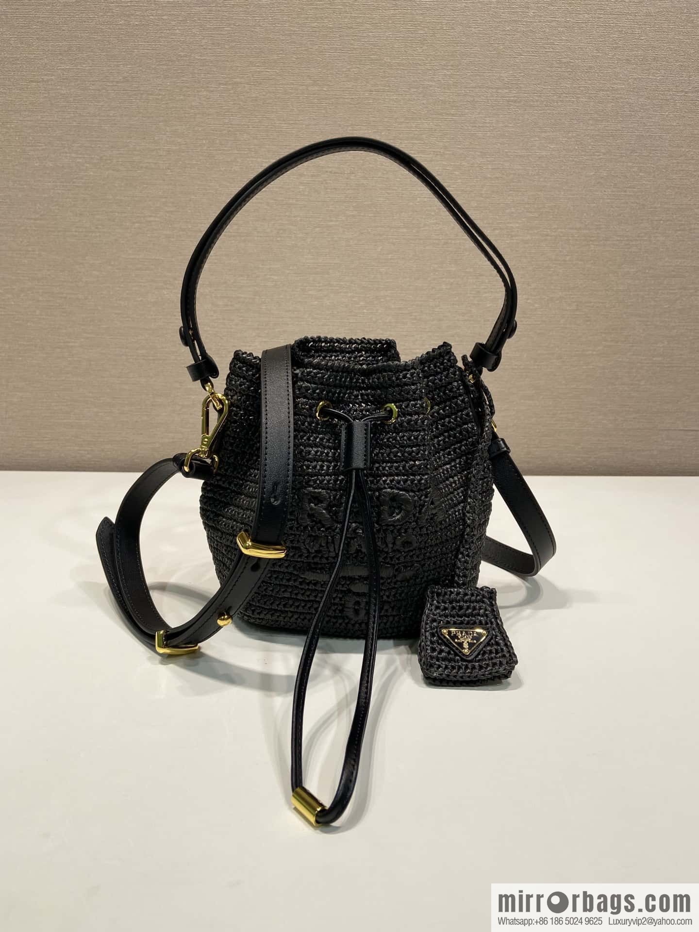 PRADA 🎉 bucket bag 🎉 1BE068