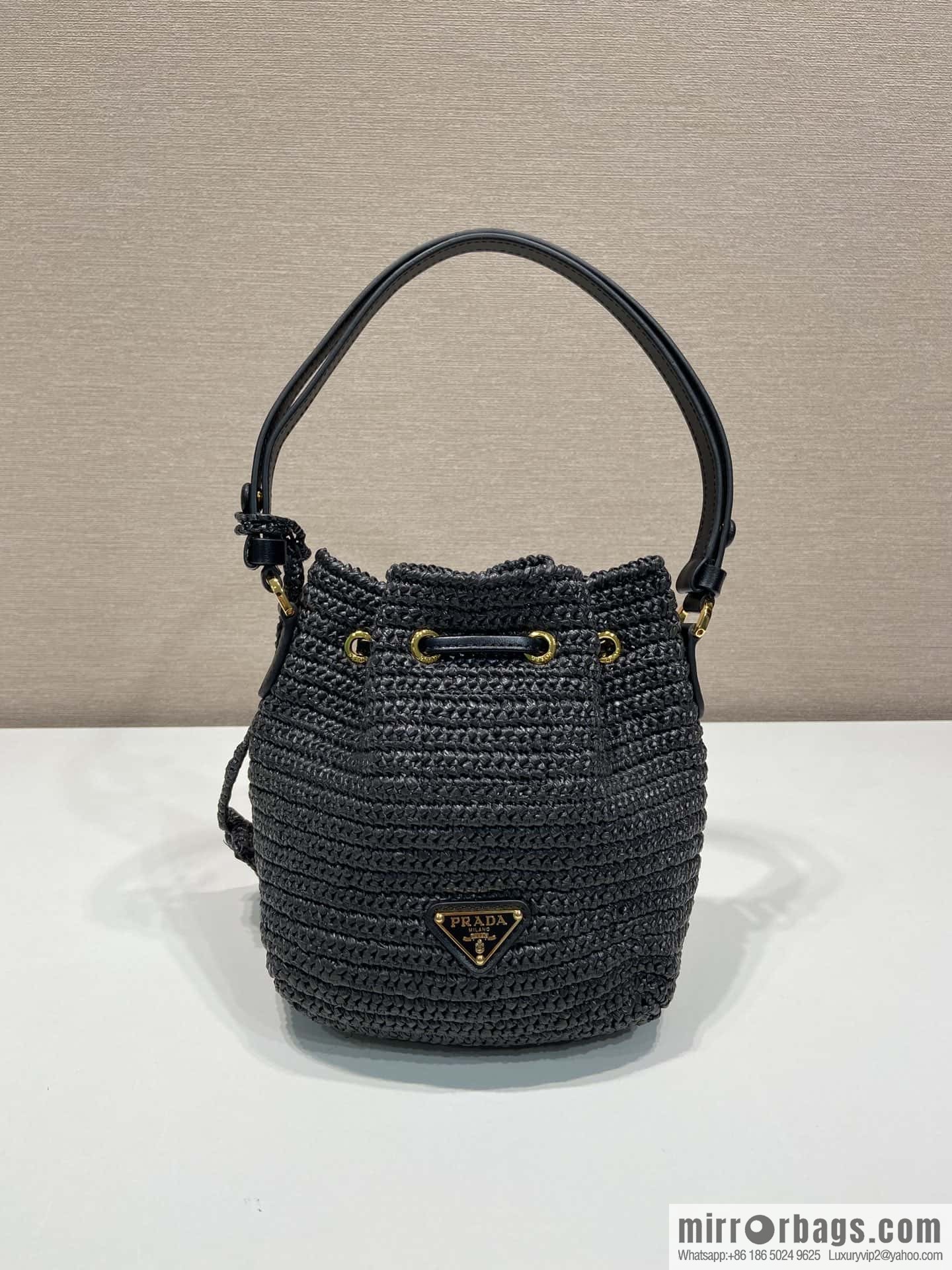 PRADA 🎉 bucket bag 🎉 1BE068