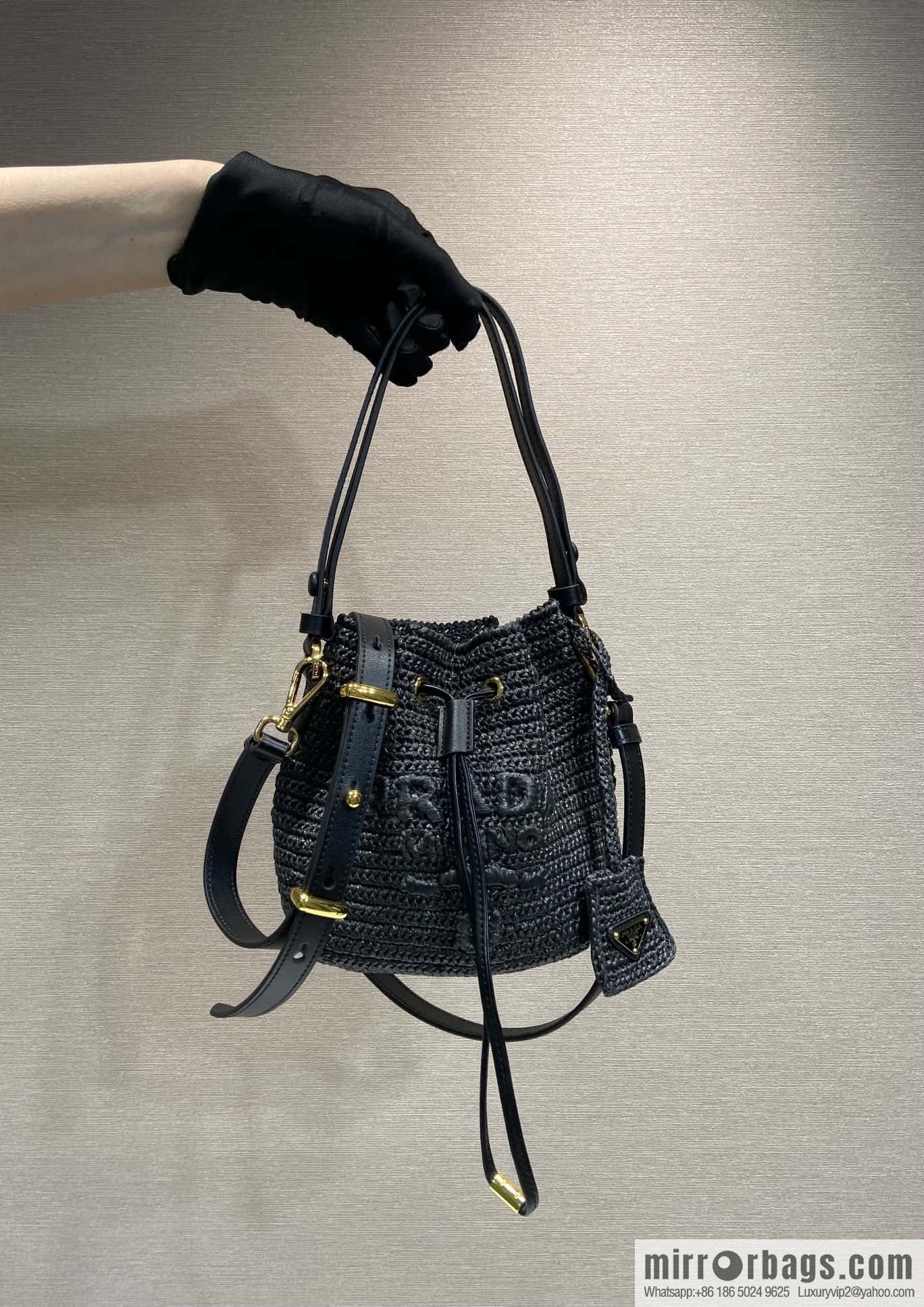 PRADA 🎉 bucket bag 🎉 1BE068