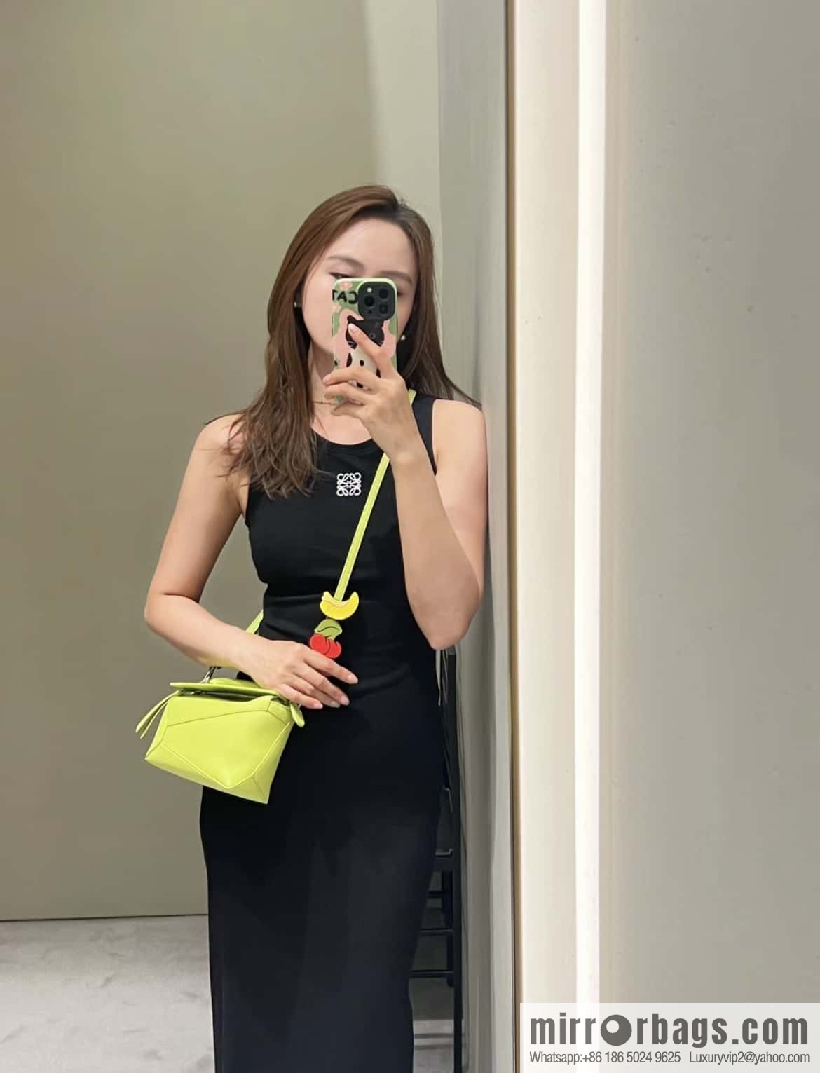 LOEWE puzzle new geometric bag 0680 neon green 18CM
