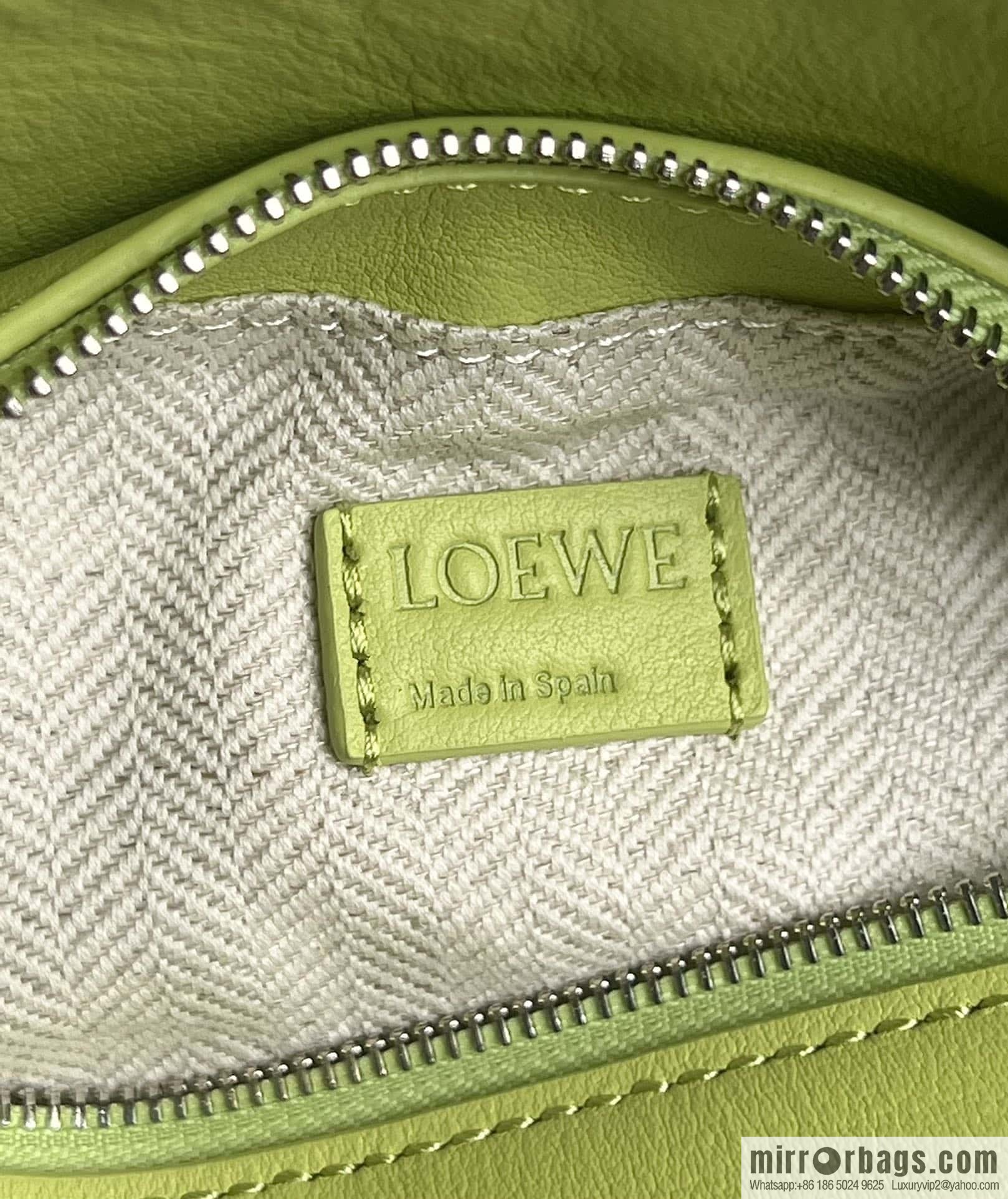 LOEWE puzzle new geometric bag 0680 neon green 18CM