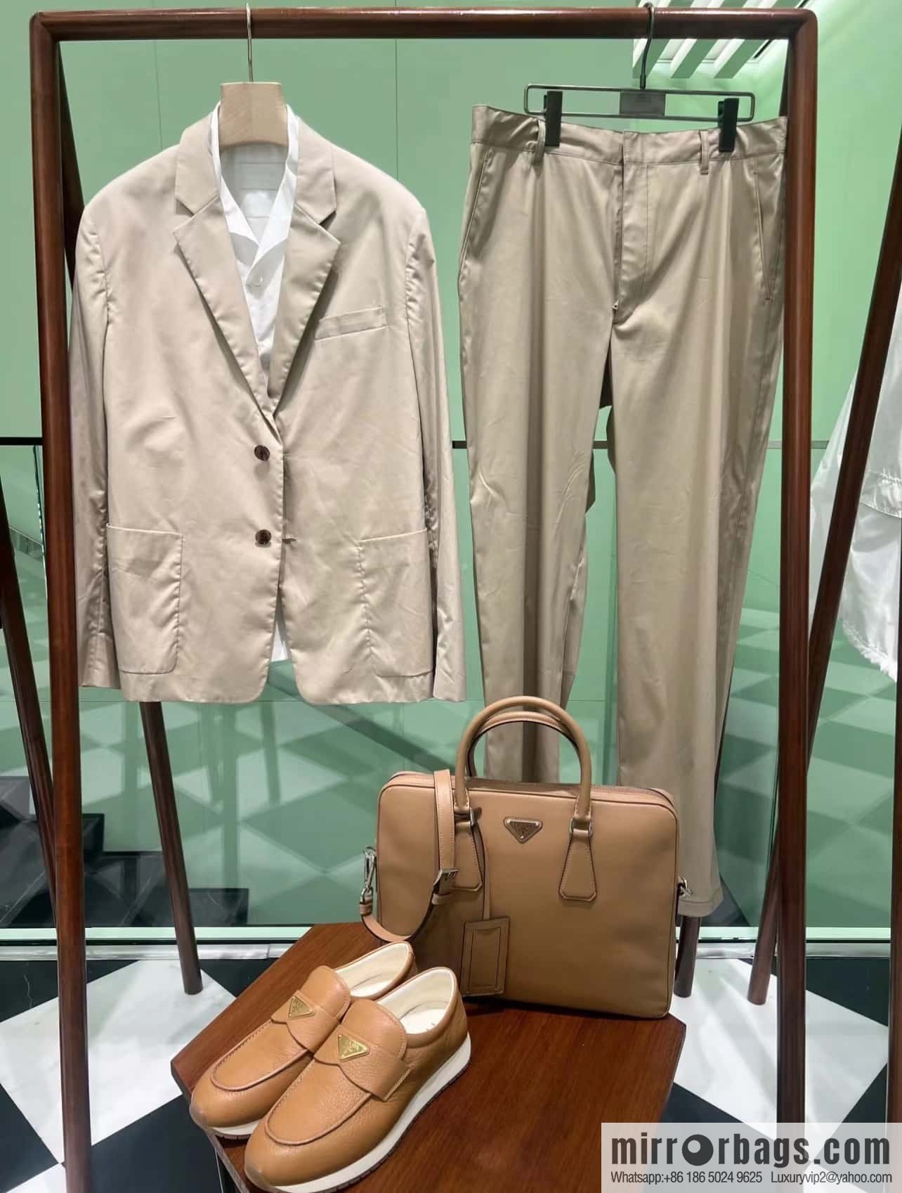 PRADA 🎉 classic new color 🎉 2VE0368 Cinnamon