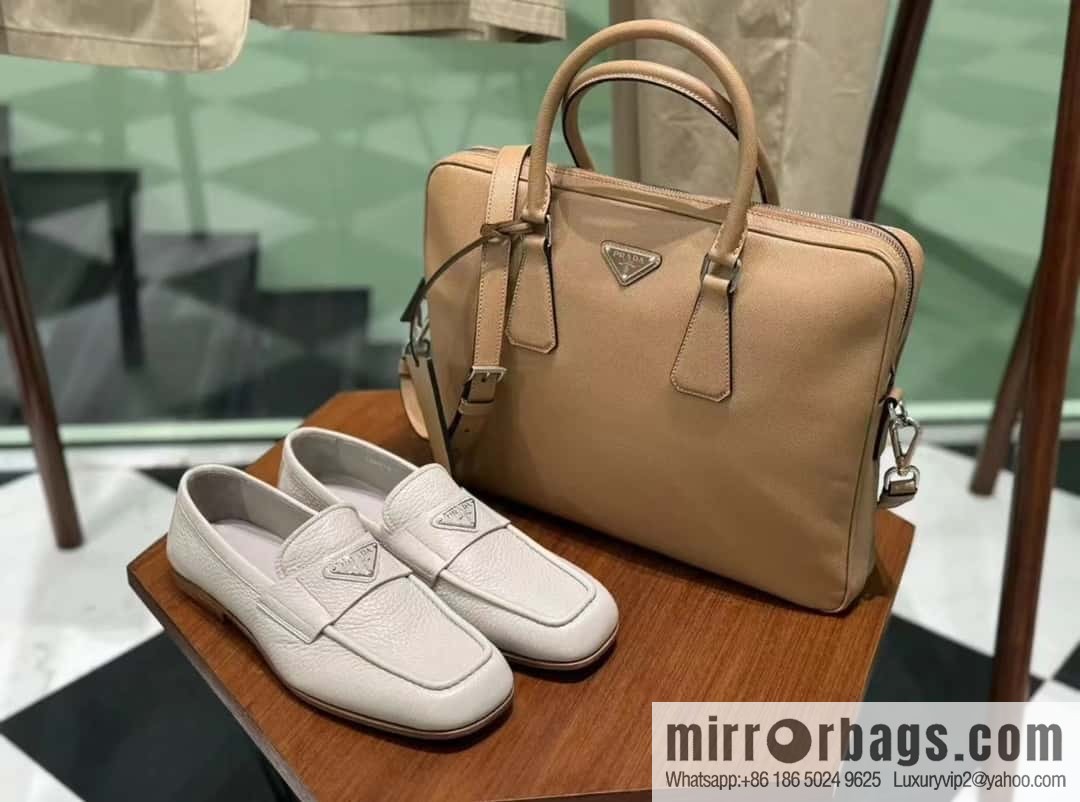 PRADA 🎉 classic new color 🎉 2VE0368 Cinnamon