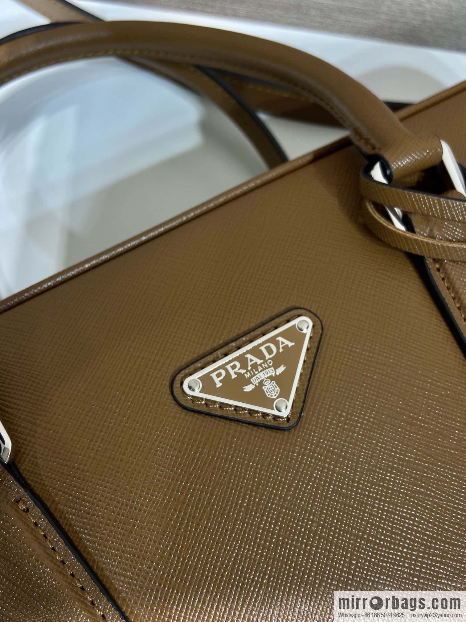 PRADA 🎉 classic new color 🎉 2VE0368 Cinnamon
