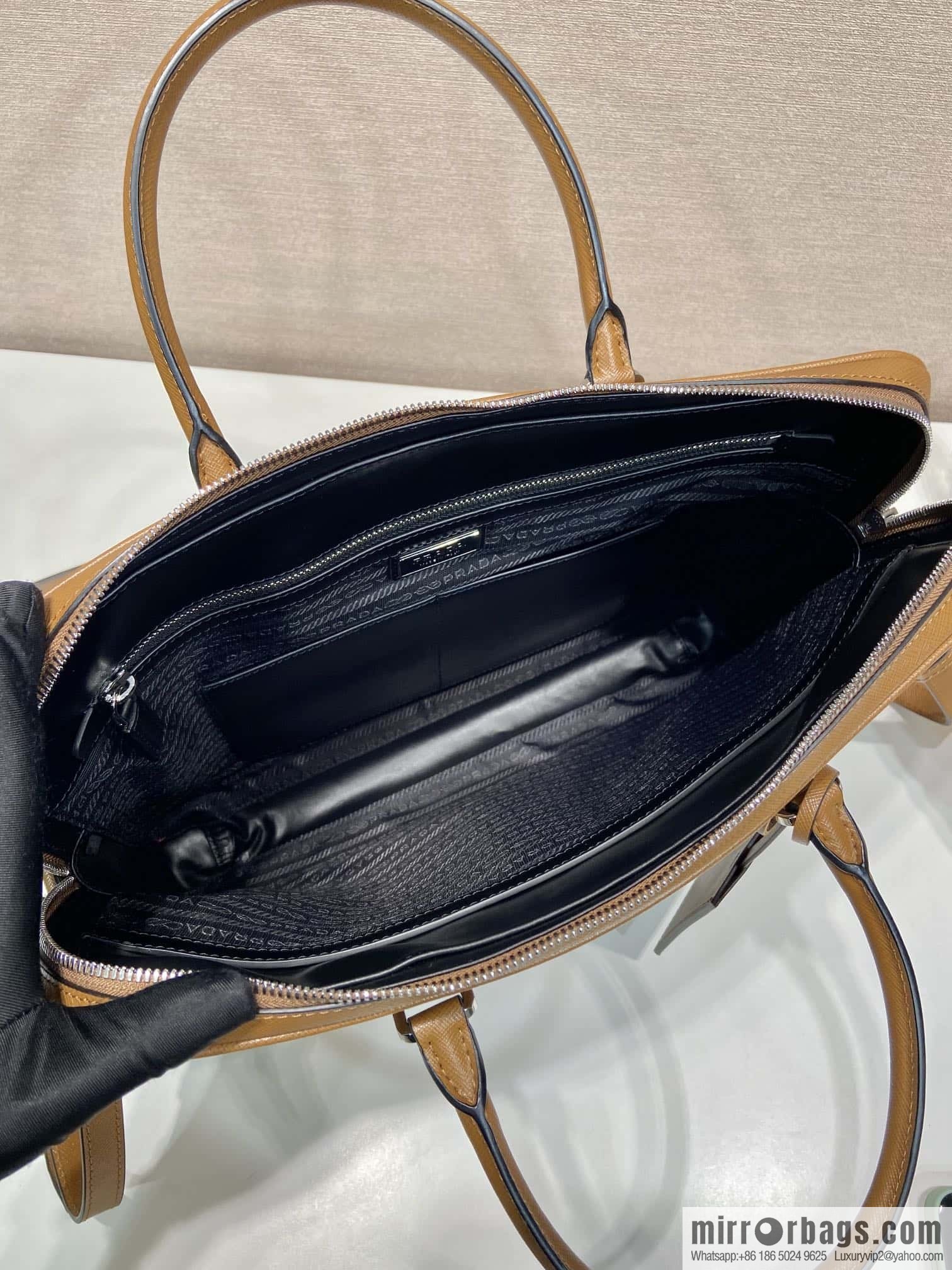PRADA 🎉 classic new color 🎉 2VE0368 Cinnamon