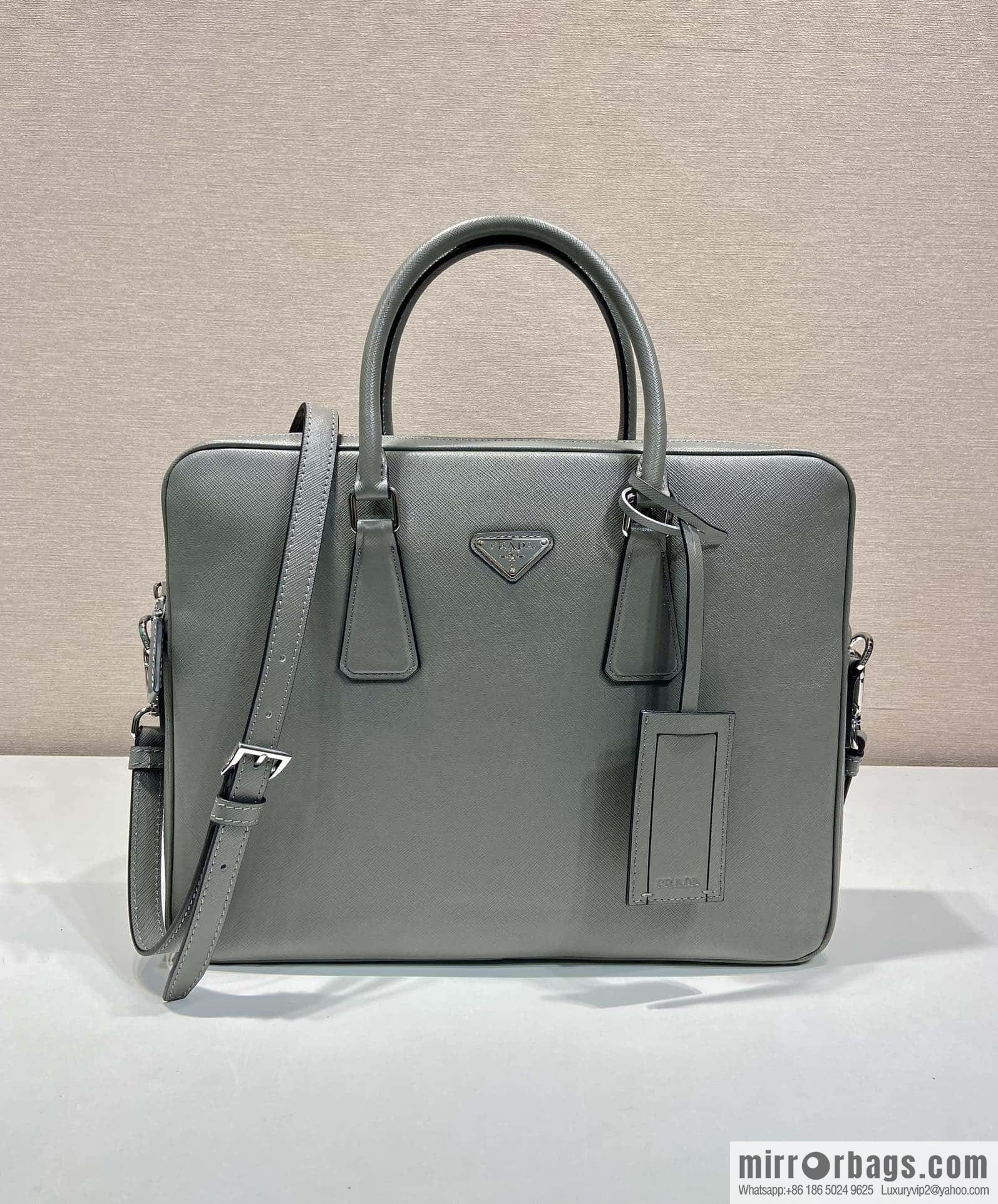 PRADA 🎉 classic new color 🎉 2VE0368