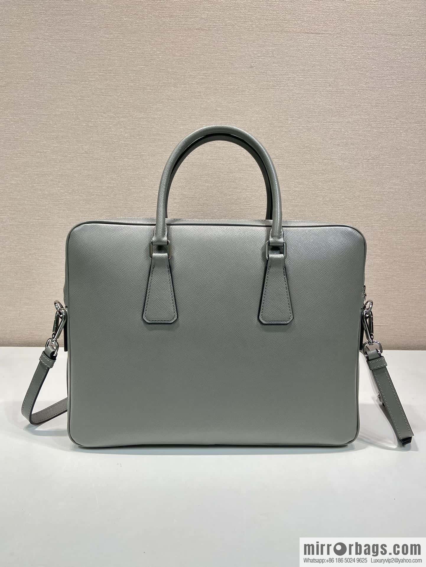PRADA 🎉 classic new color 🎉 2VE0368