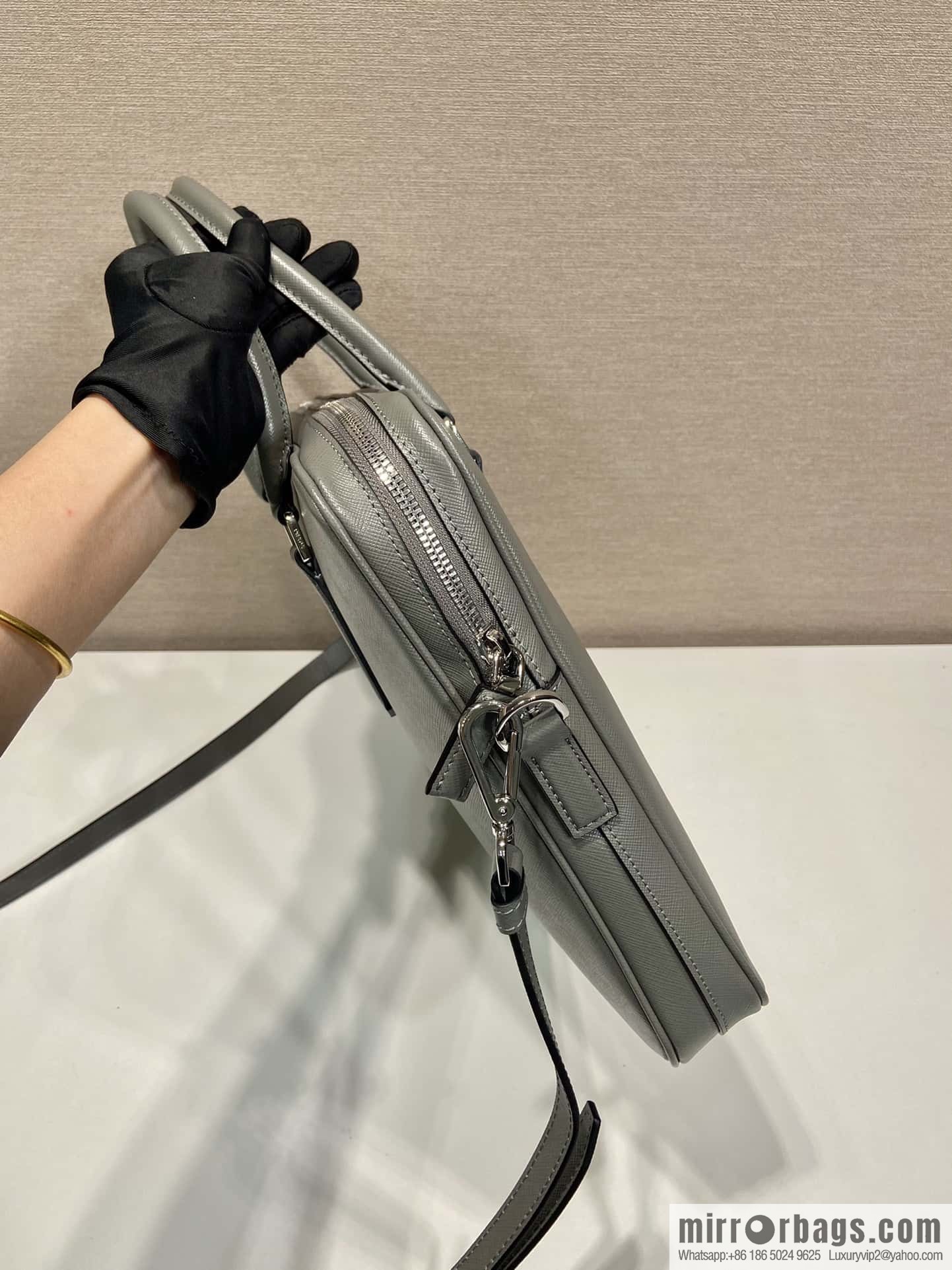 PRADA 🎉 classic new color 🎉 2VE0368
