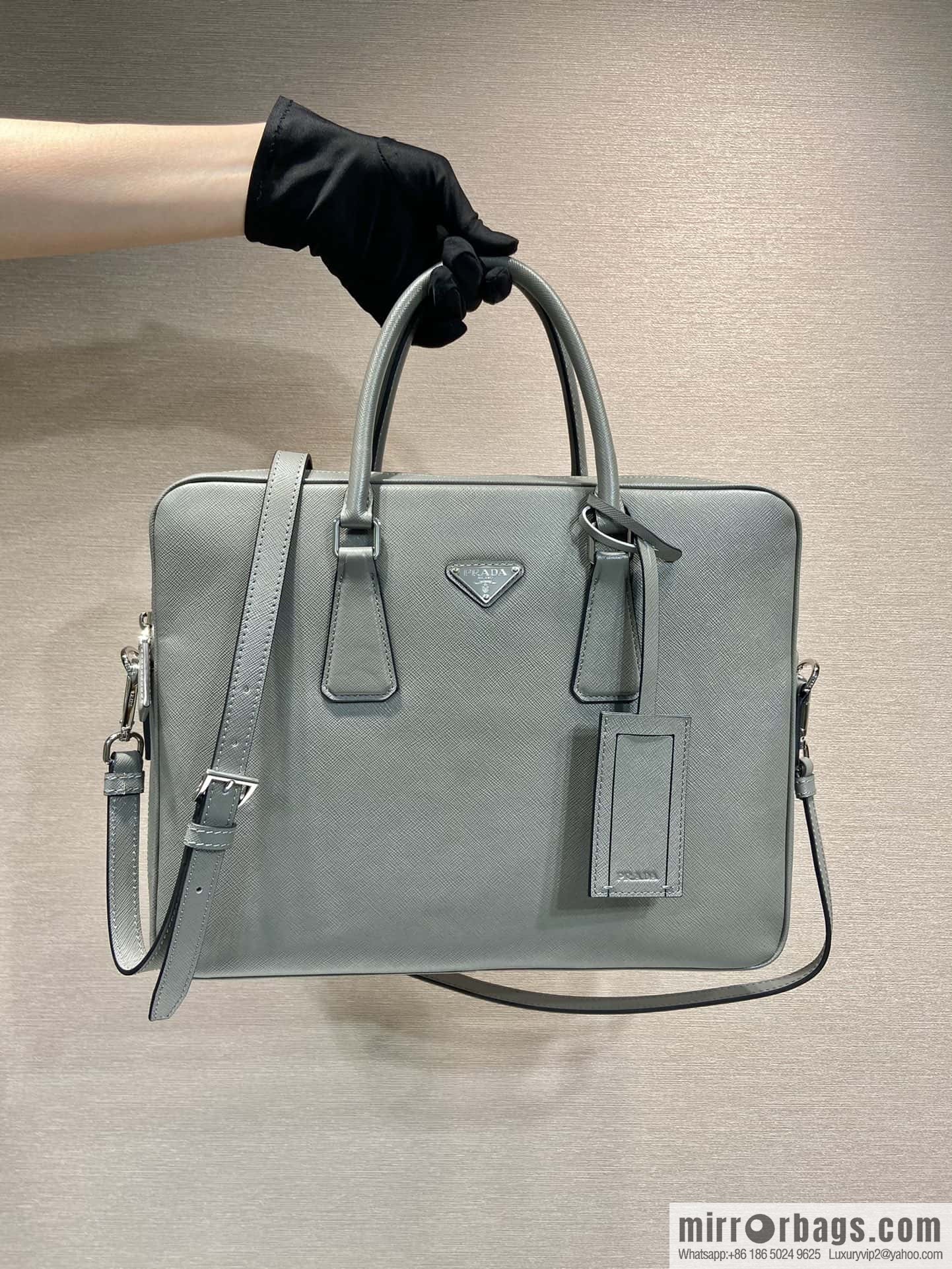PRADA 🎉 classic new color 🎉 2VE0368