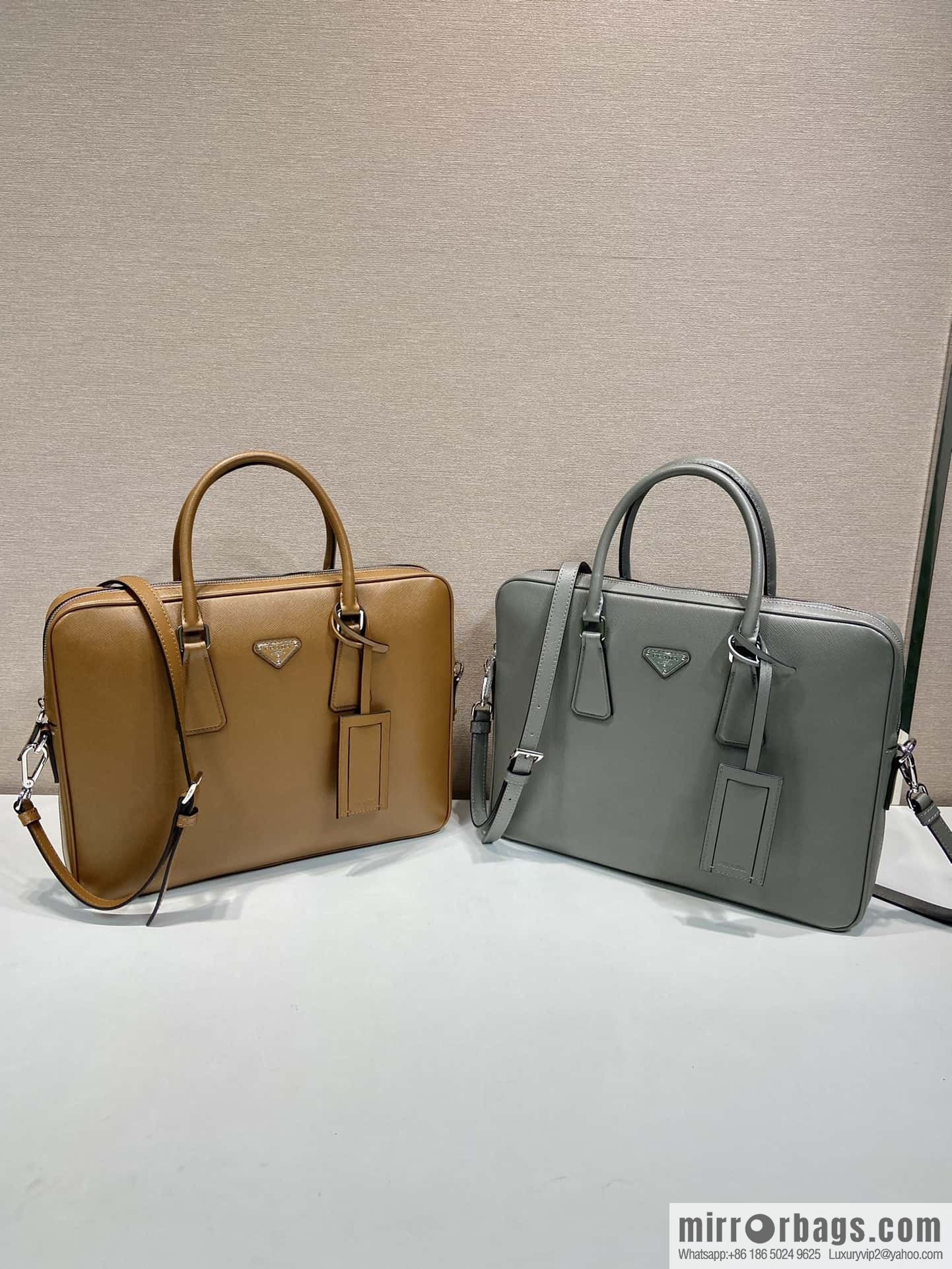PRADA 🎉 classic new color 🎉 2VE0368