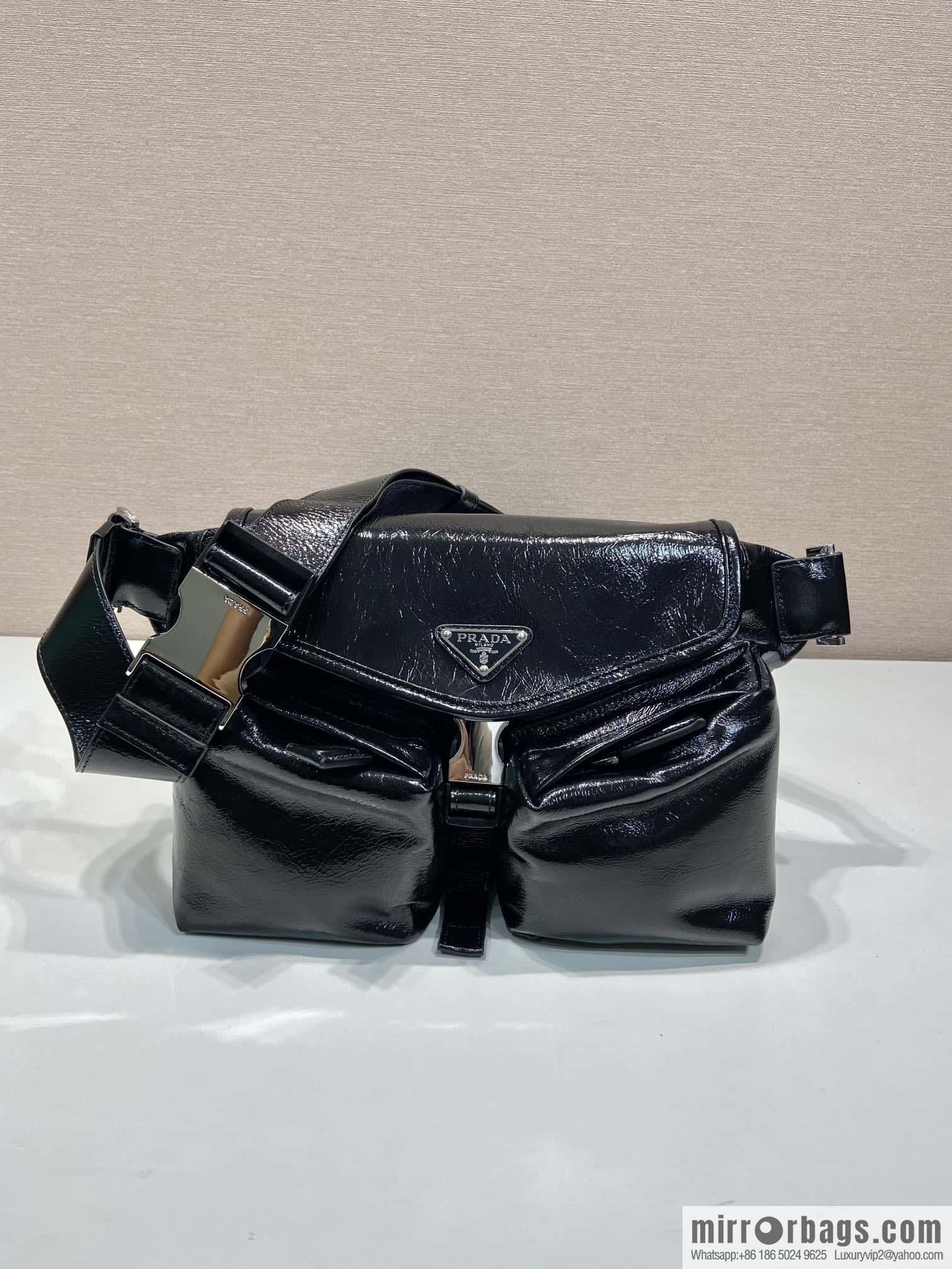 PRADA 🎉 new 🎉 2VH174 breast bag/fanny pack