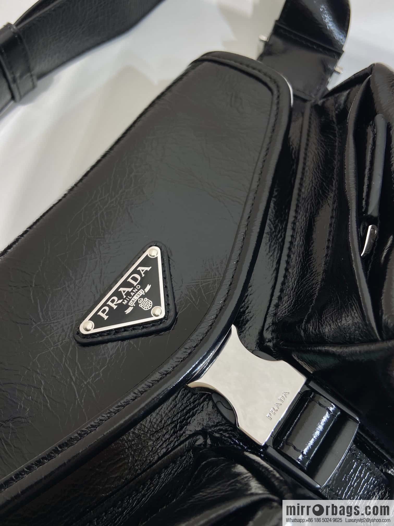 PRADA 🎉 new 🎉 2VH174 breast bag/fanny pack